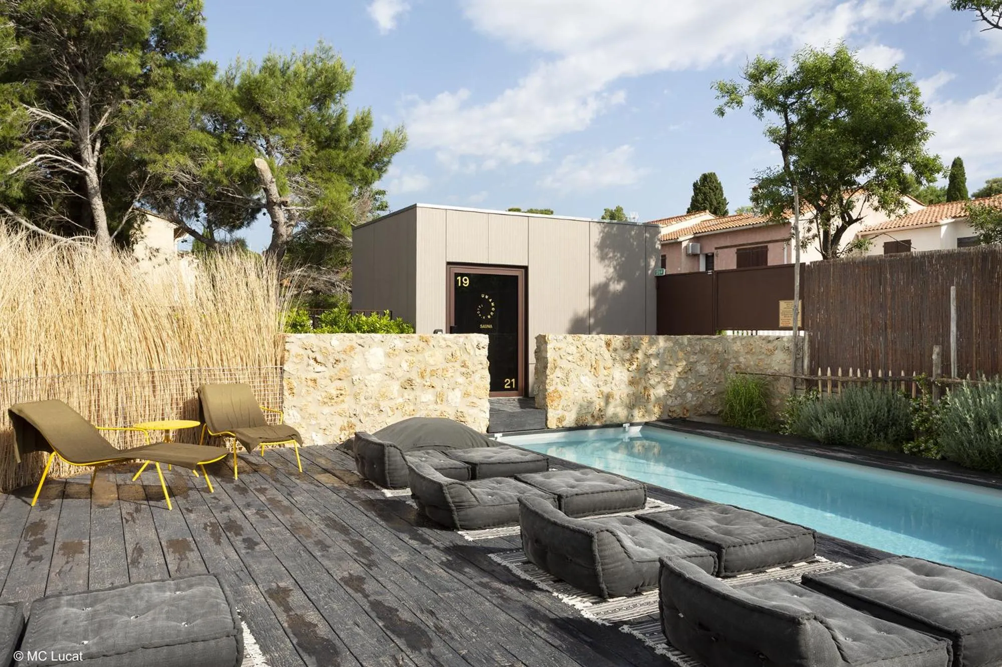 Swimming pool in Le 19-21 - Un amour d'hotel