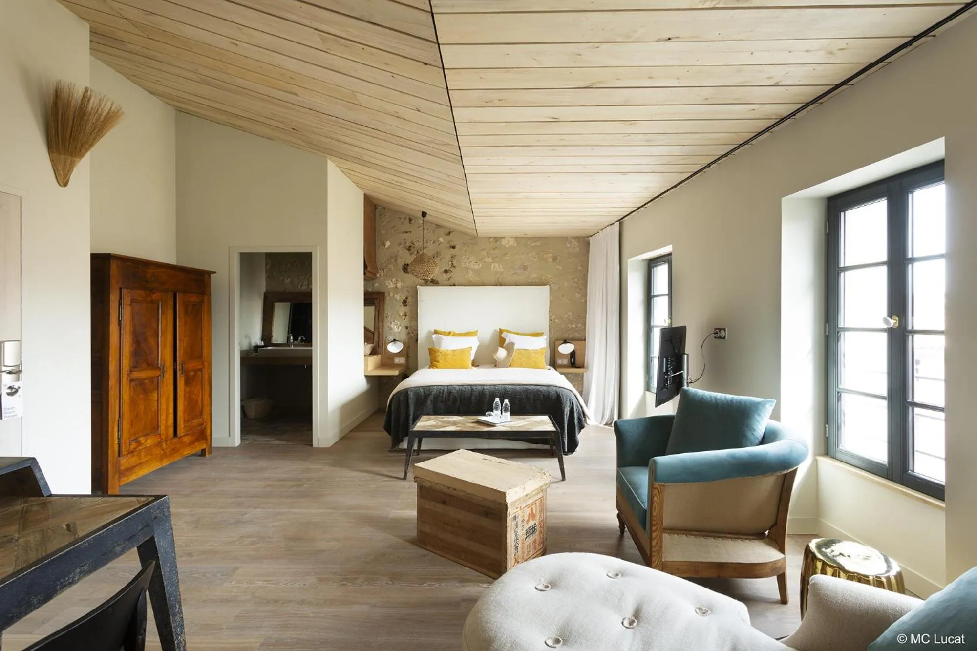 Photo of the whole room, Bed in Le 19-21 - Un amour d'hotel