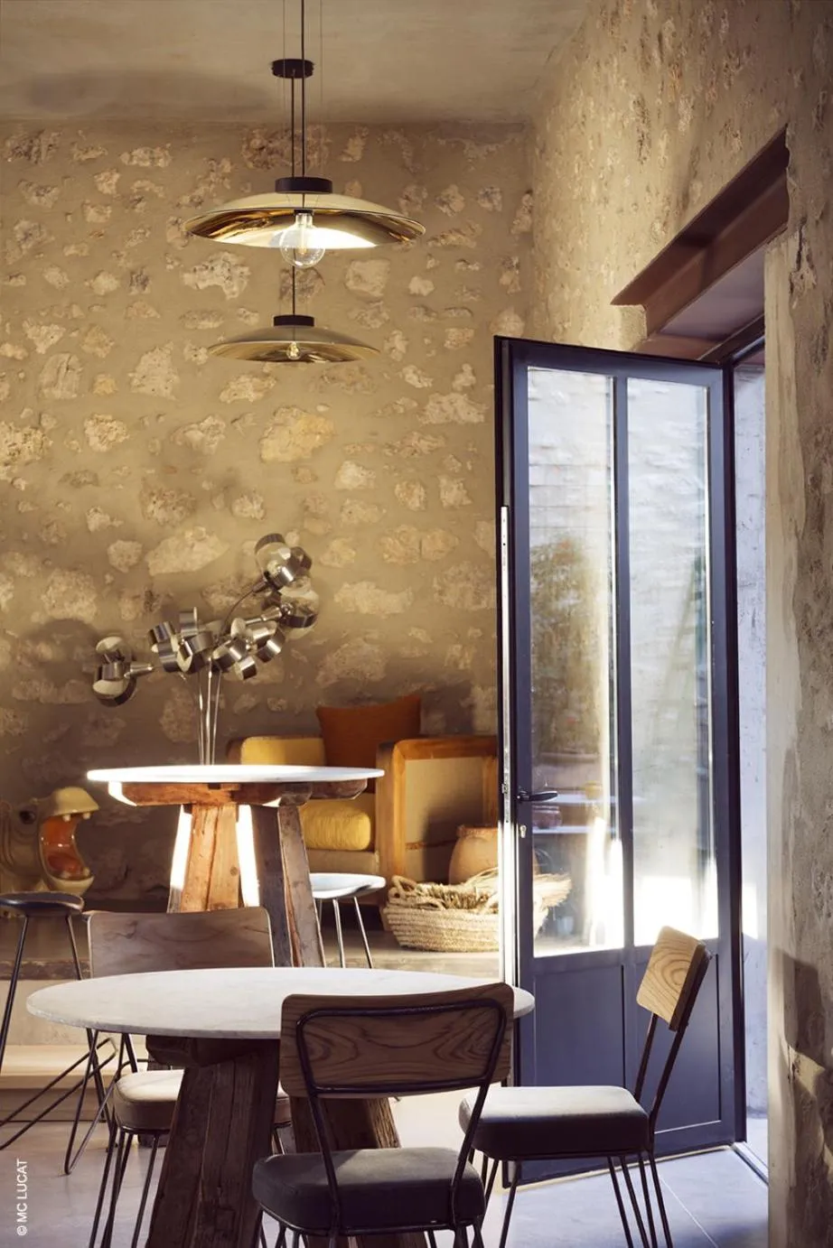 Property building in Le 19-21 - Un amour d'hotel