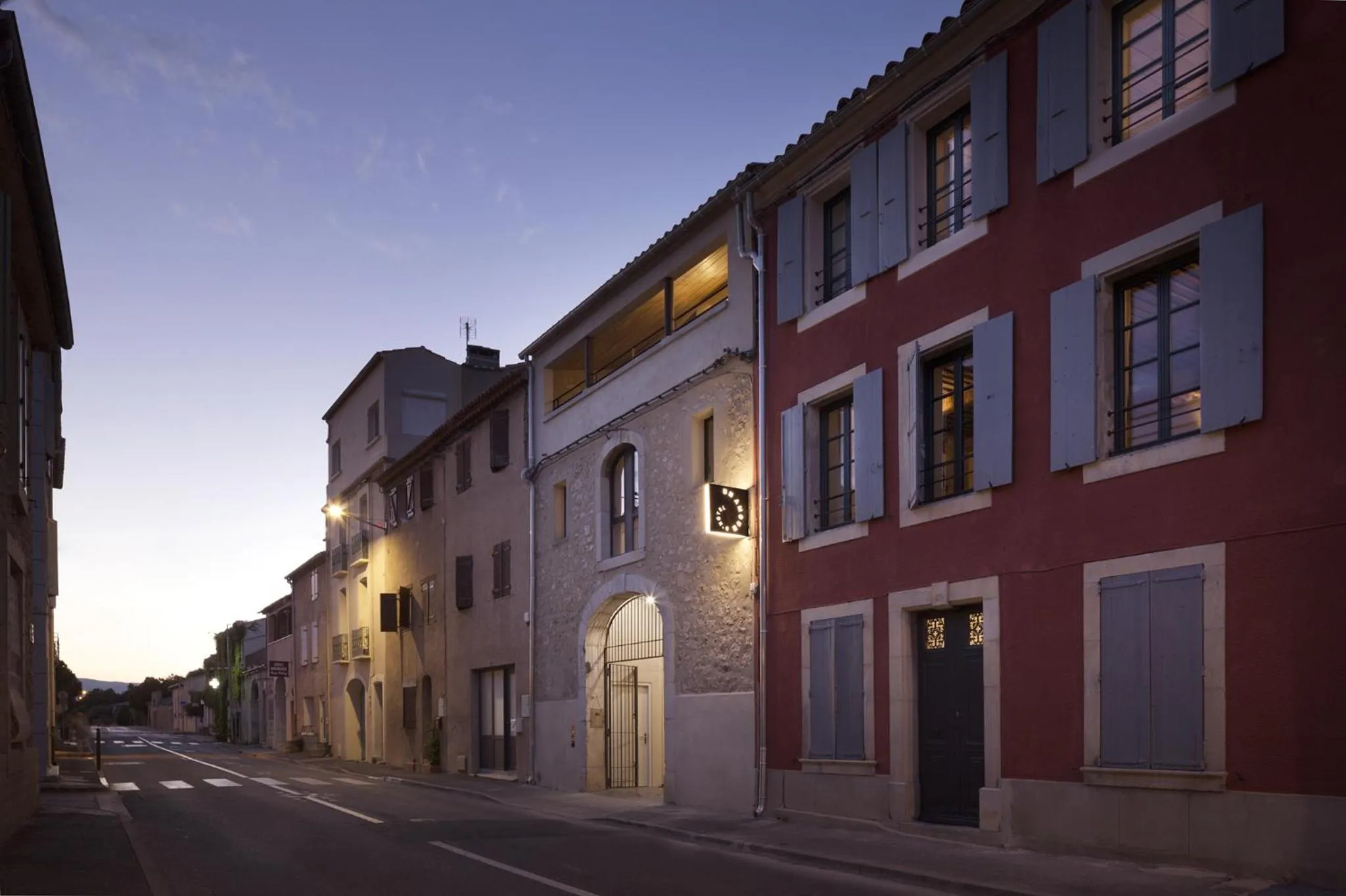 Facade/entrance in Le 19-21 - Un amour d'hotel