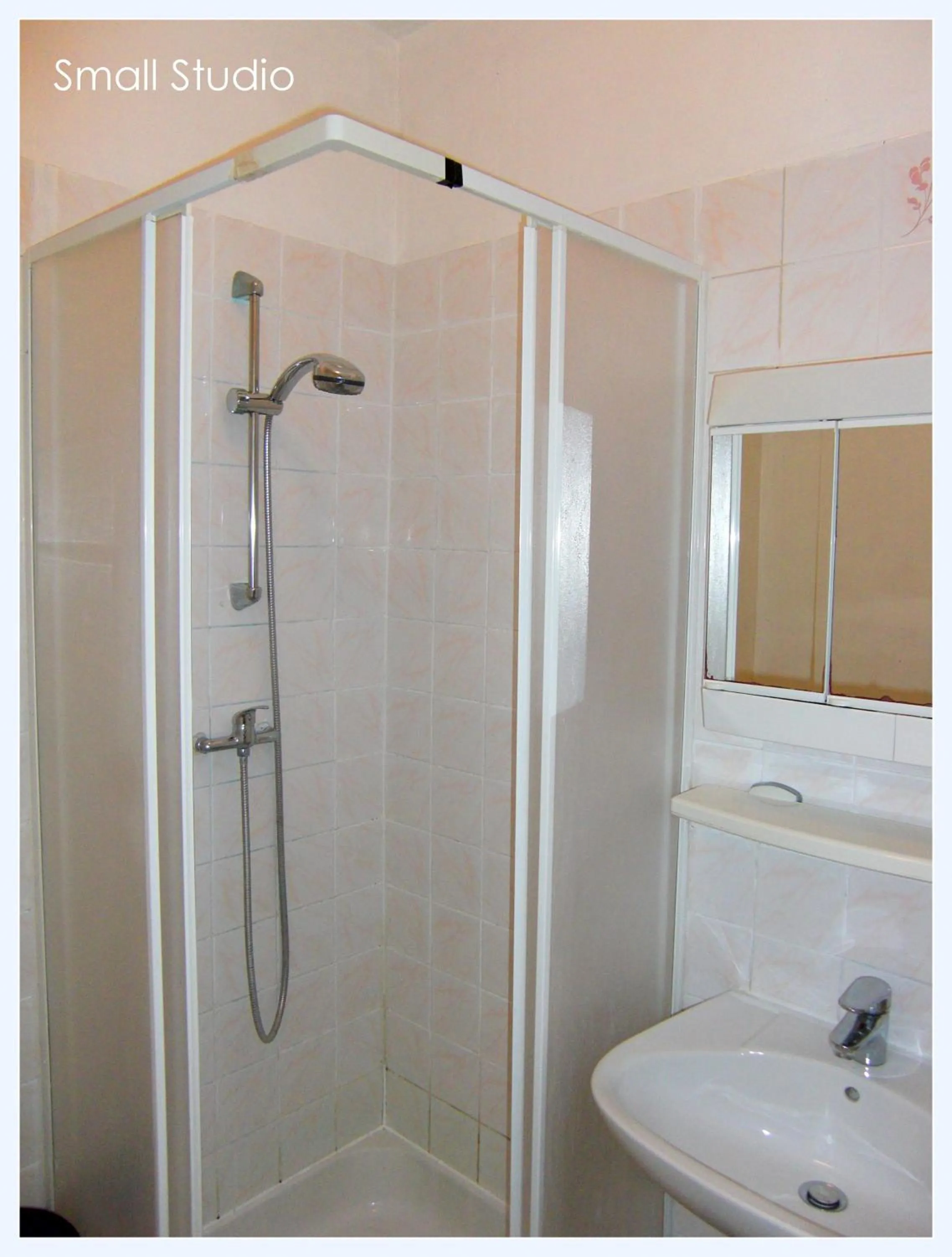 Bathroom in Maison St Georges