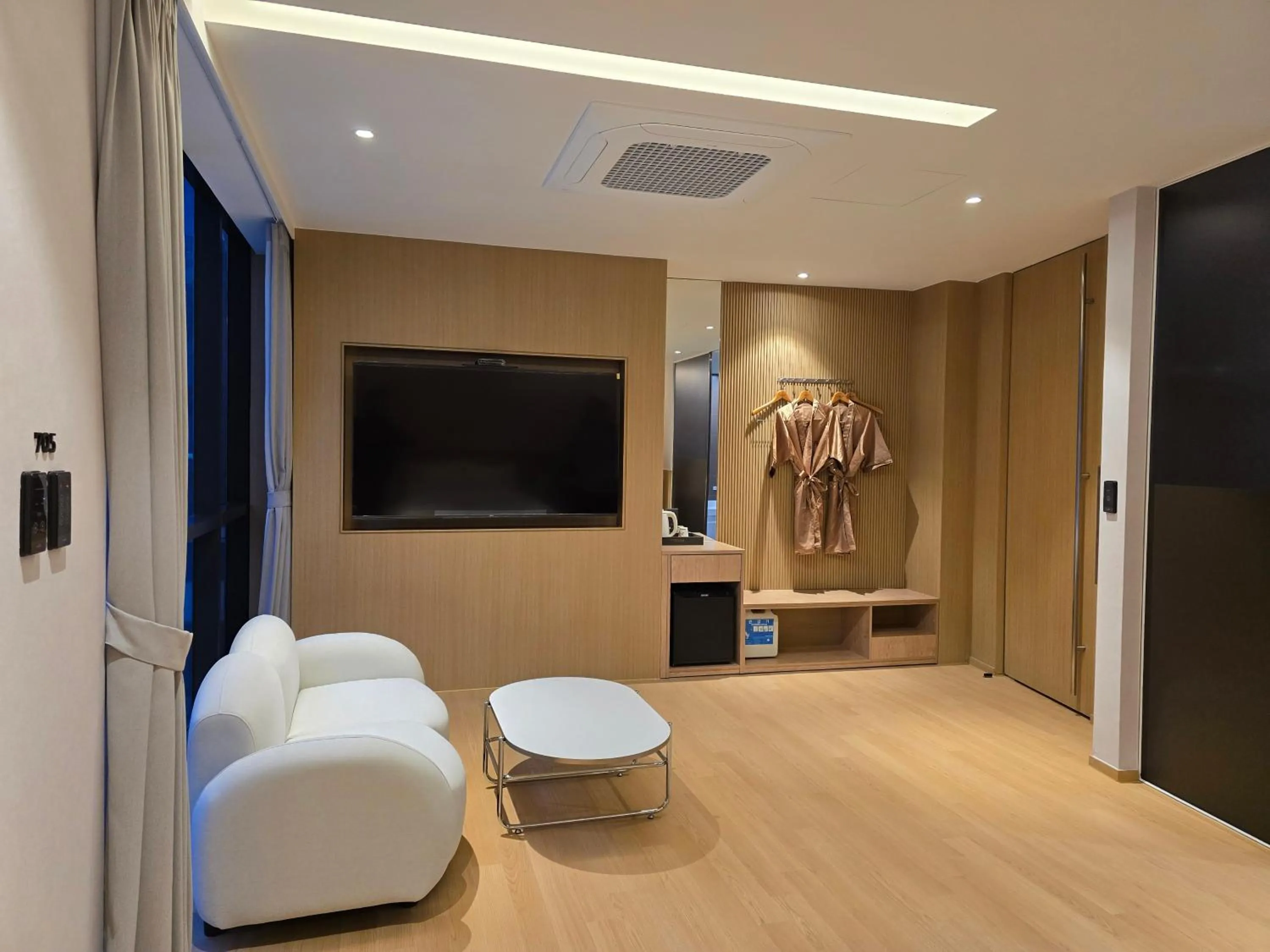 Tria Business & Boutique Hotel