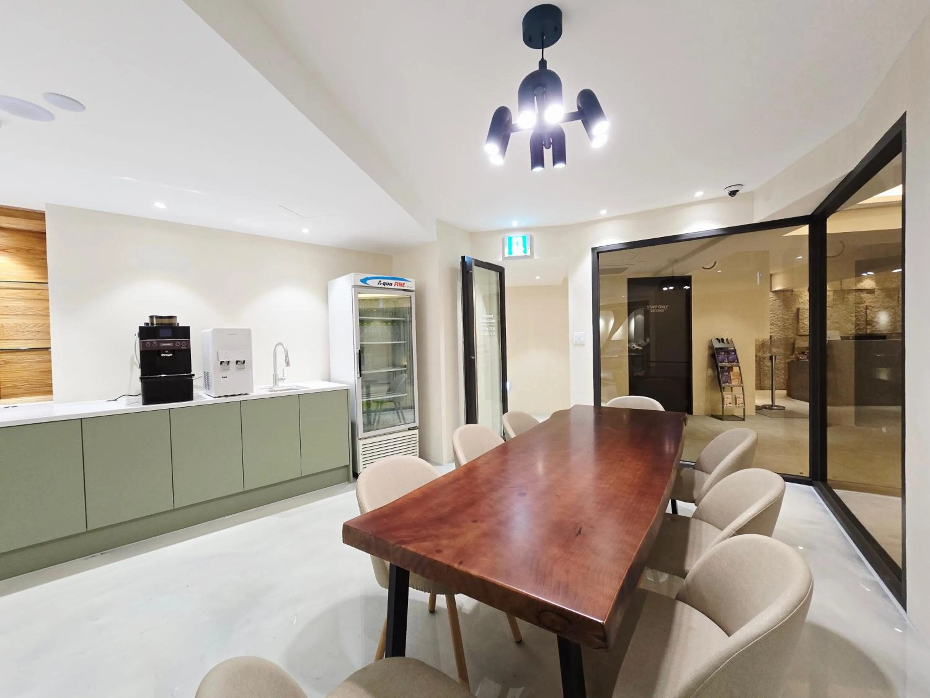 Tria Business & Boutique Hotel