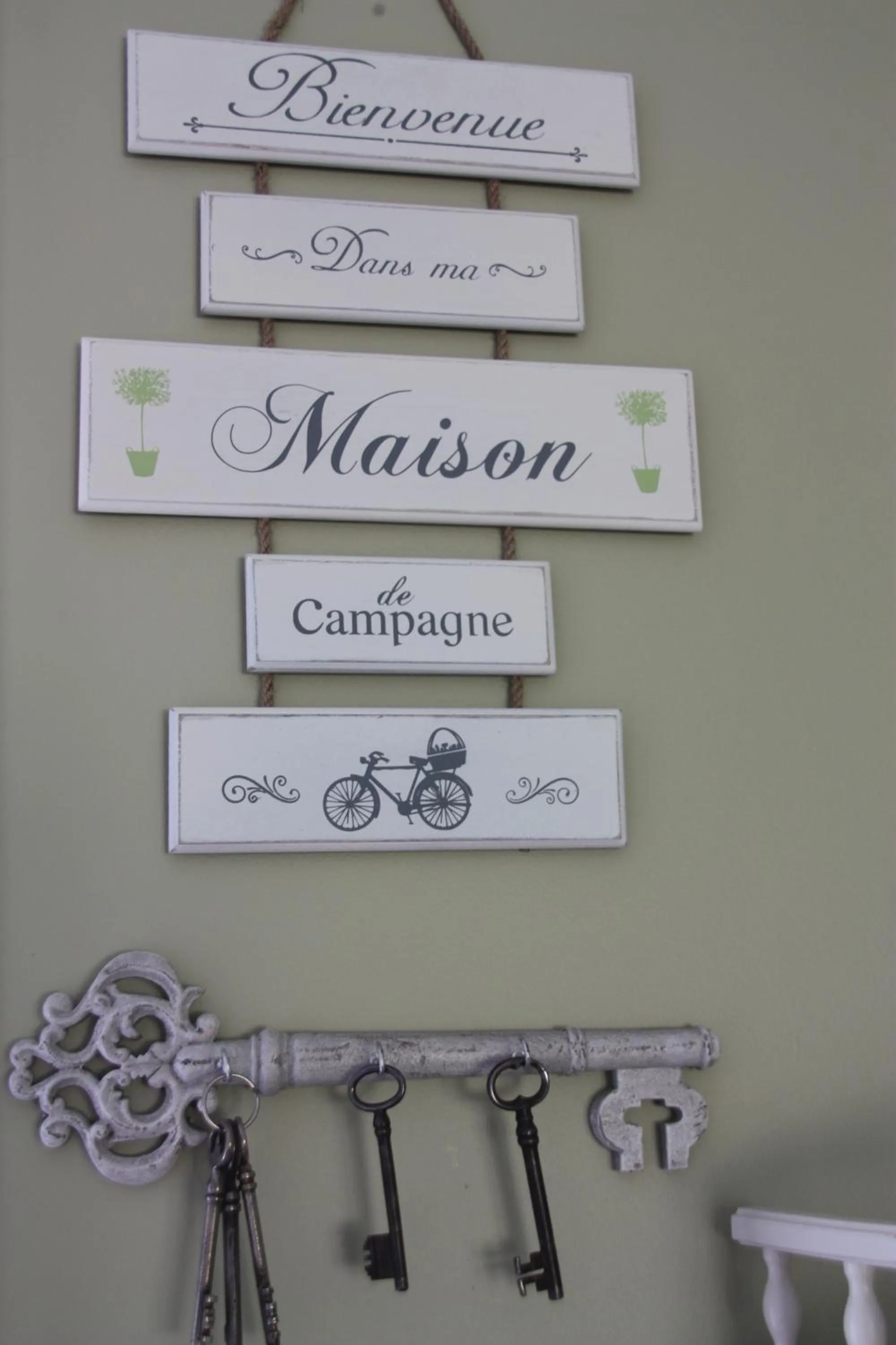 Decorative detail in Comme un Rêve