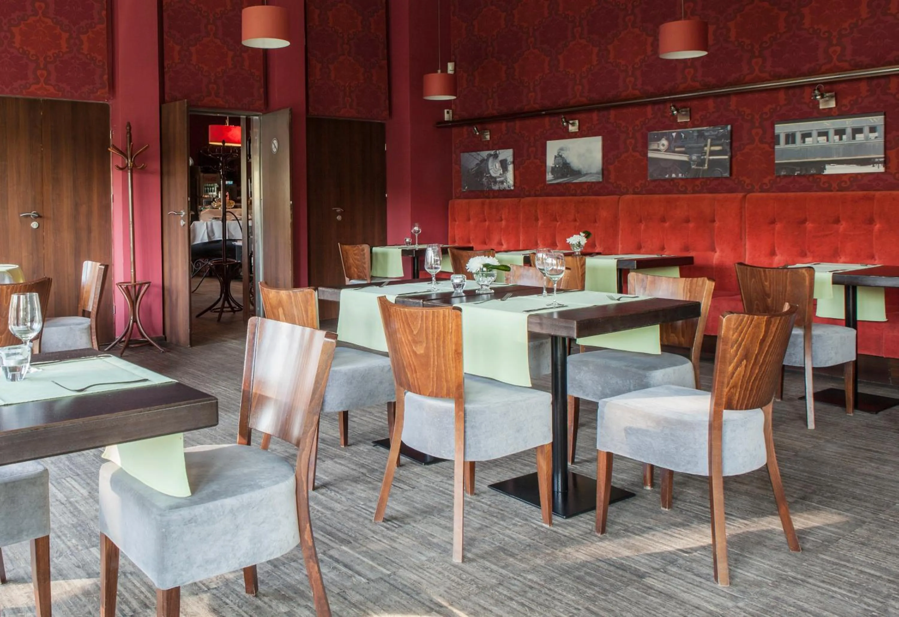 Restaurant/places to eat in Locomotiva