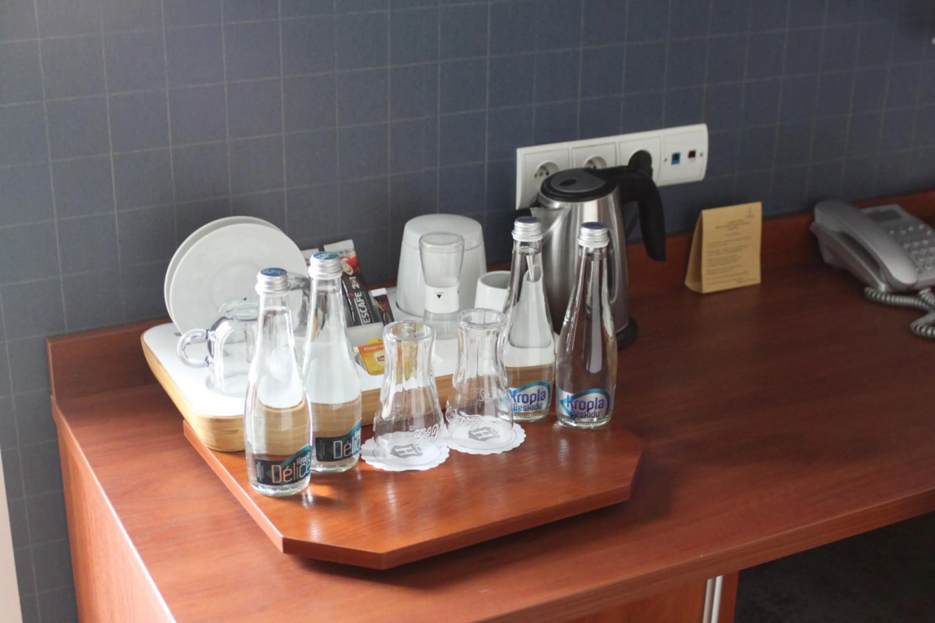 Coffee/tea facilities in Locomotiva