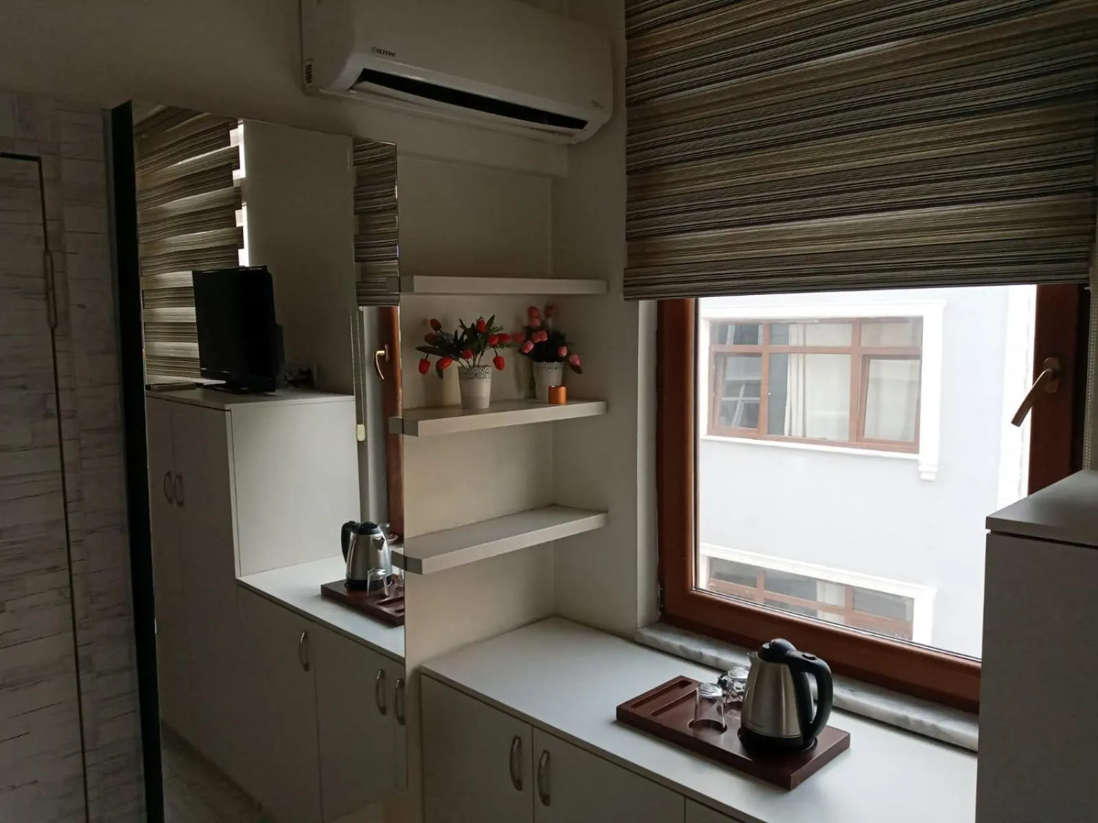 Coffee/tea facilities in Taksim Sem House
