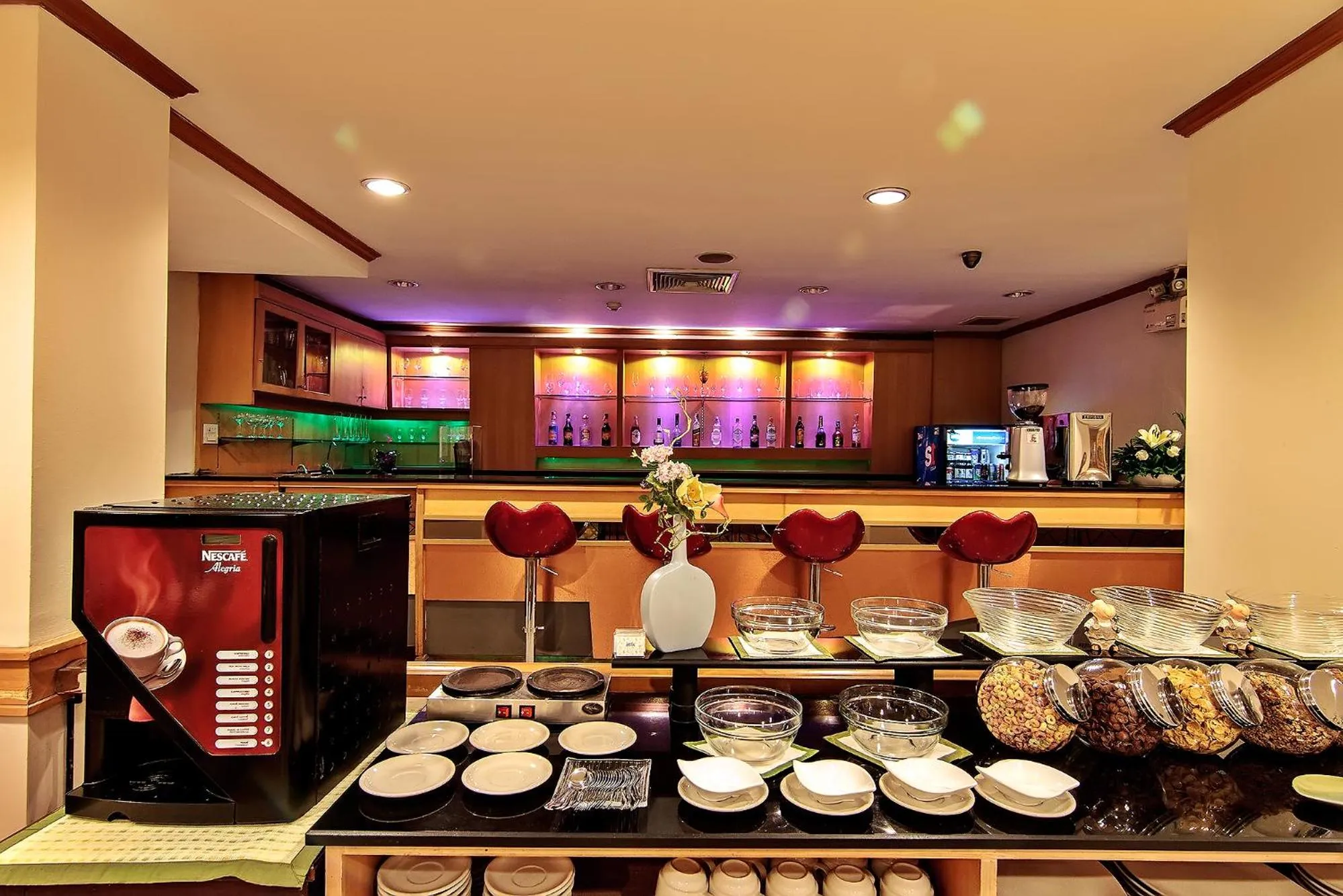 Restaurant/places to eat in Bossotel Bangkok