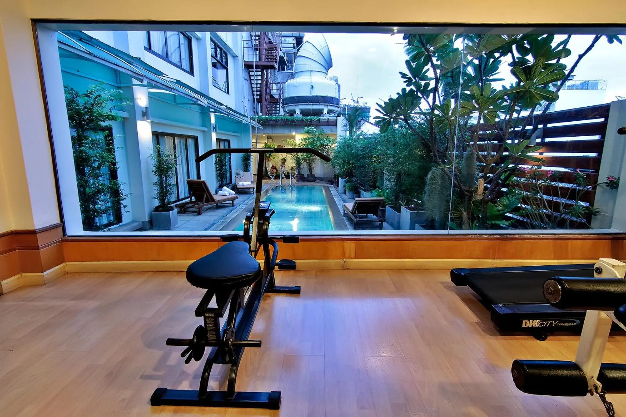 Fitness centre/facilities in Bossotel Bangkok