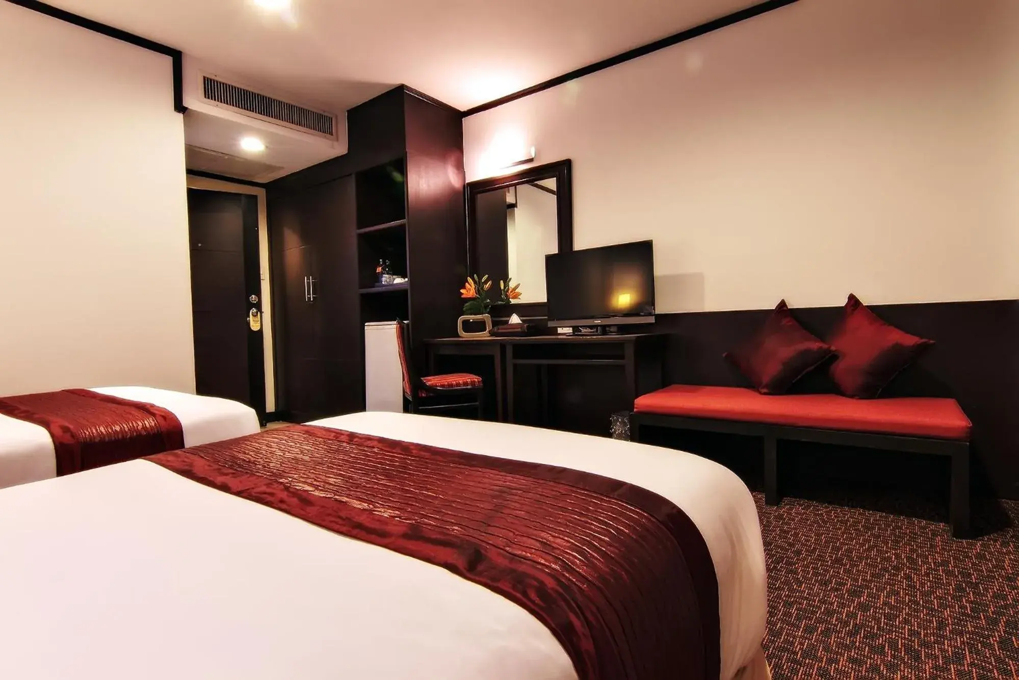 Standard Double or Twin Room in Bossotel Bangkok Standard Double or Twin Room in Bossotel Bangkok