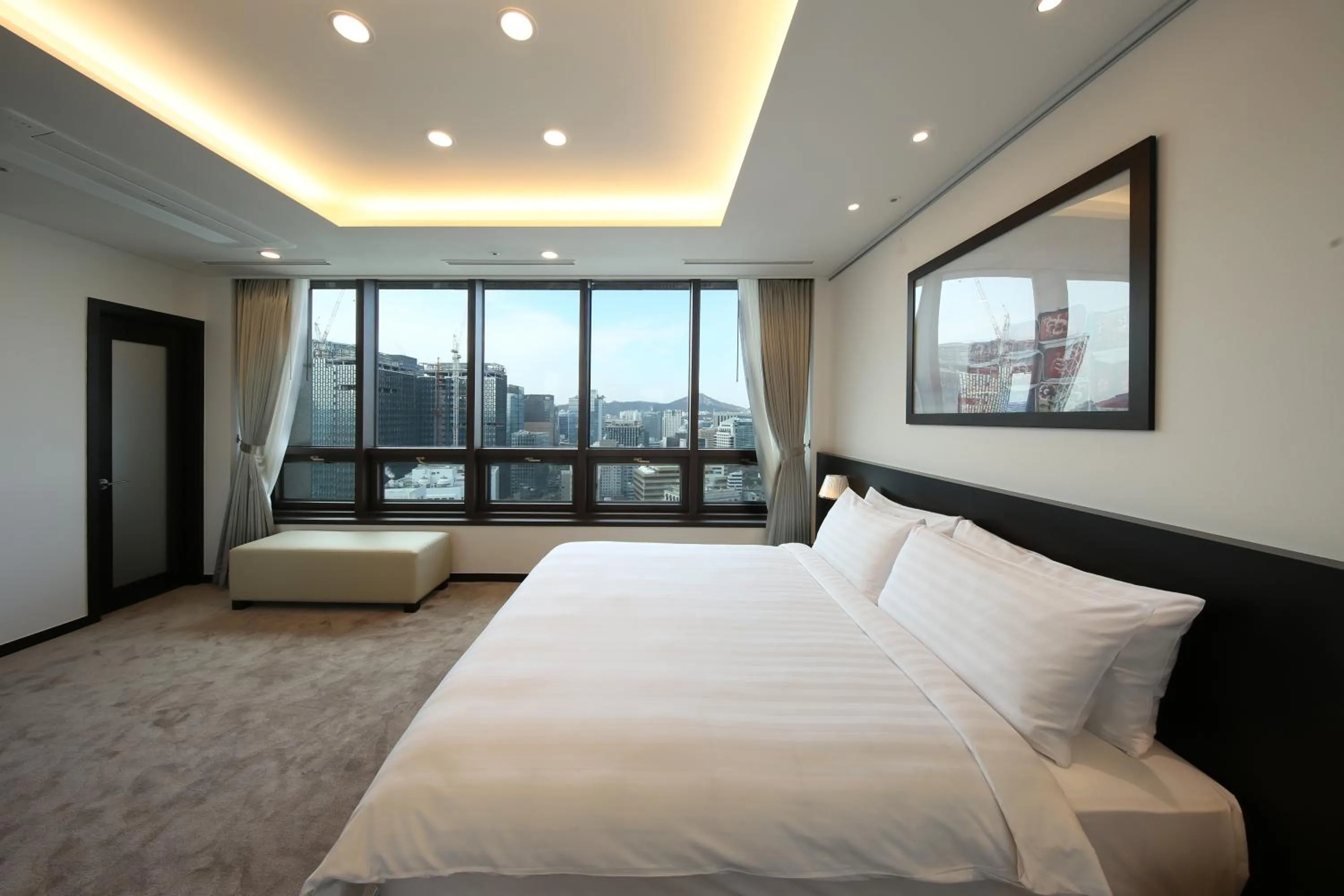 Bed in Orakai Insadong Suites