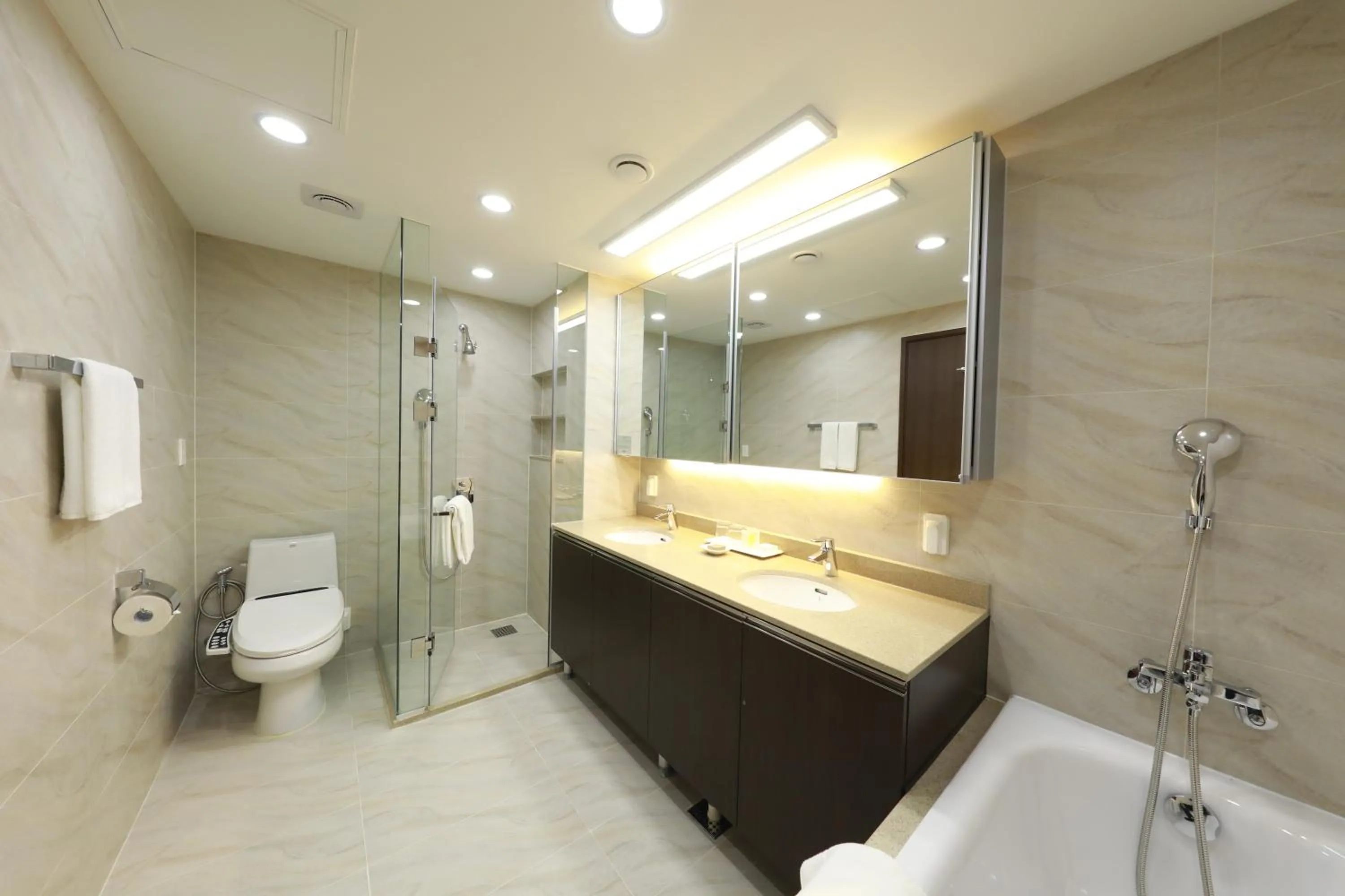 Bathroom in Orakai Insadong Suites