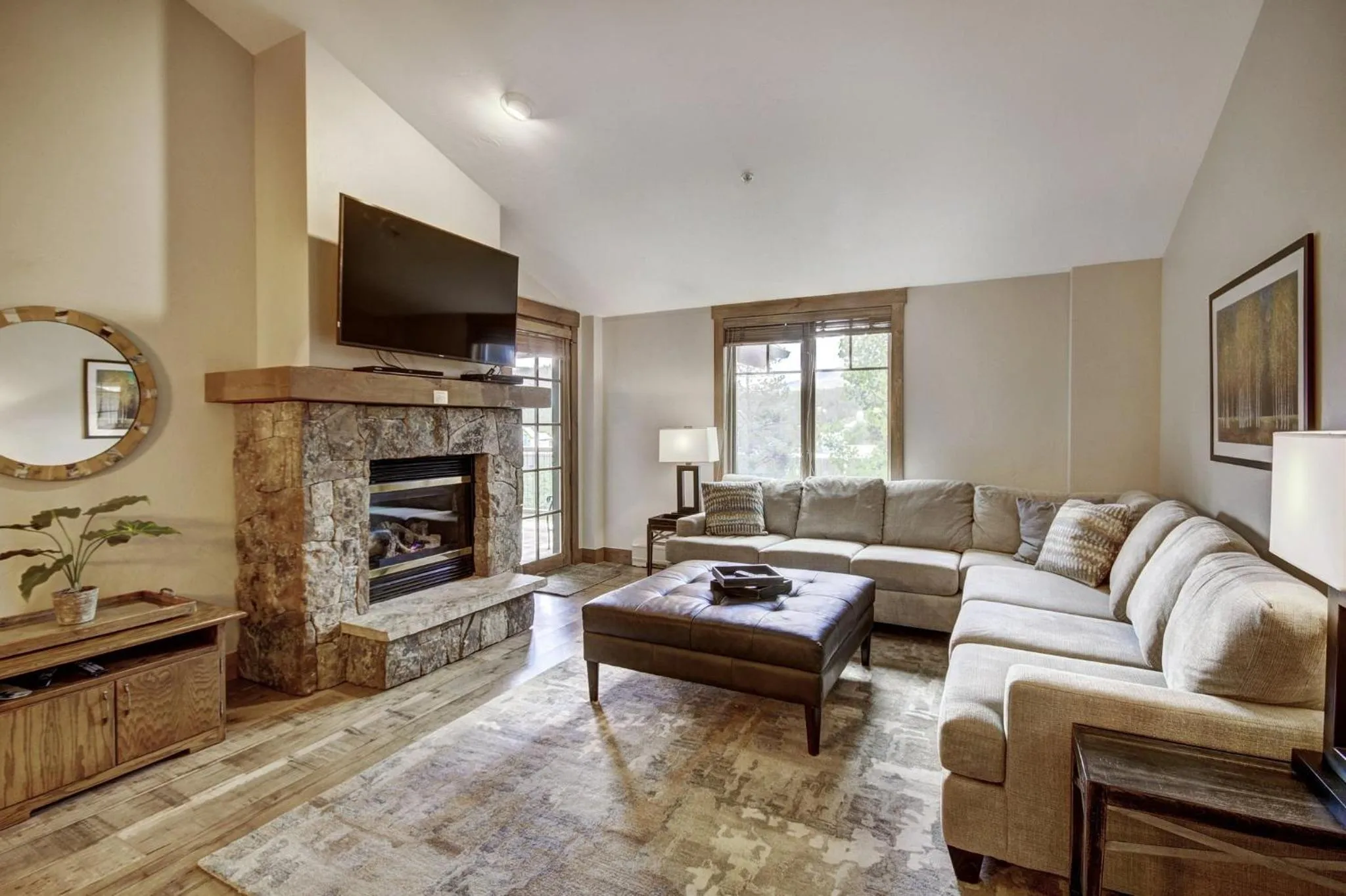 Living room in Mountain Thunder Lodge, A Vail Resorts Property