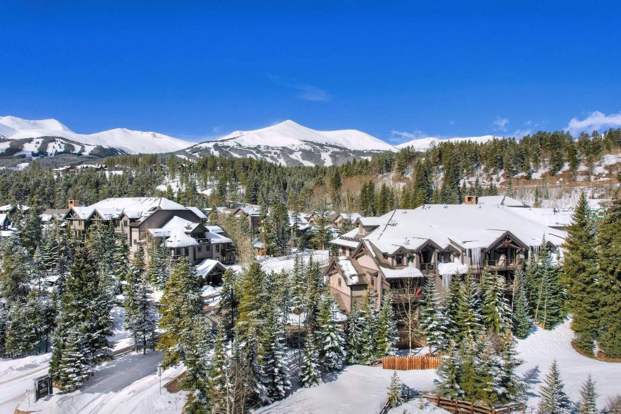 Property building in Mountain Thunder Lodge, A Vail Resorts Property