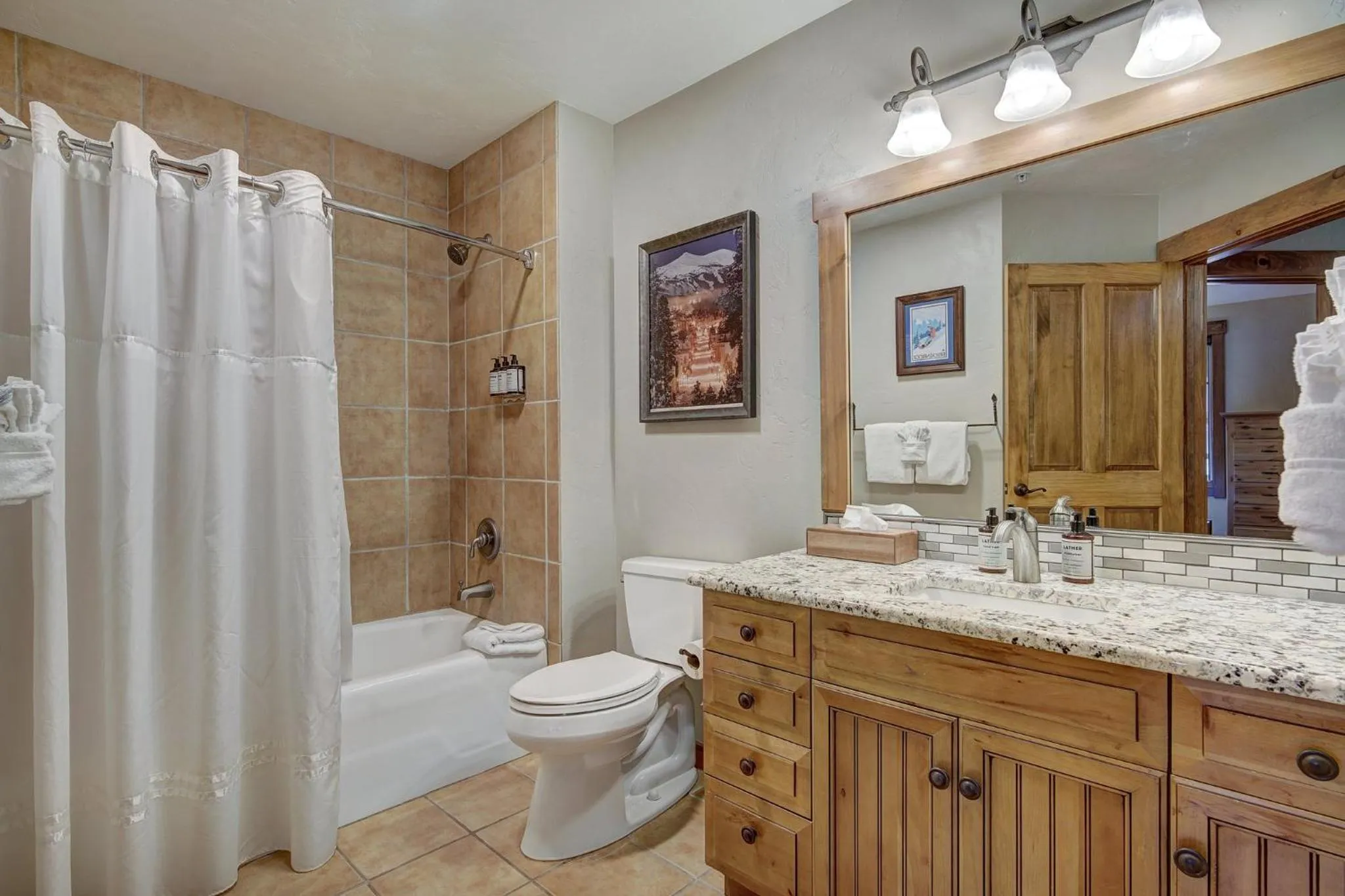 Bathroom in Mountain Thunder Lodge