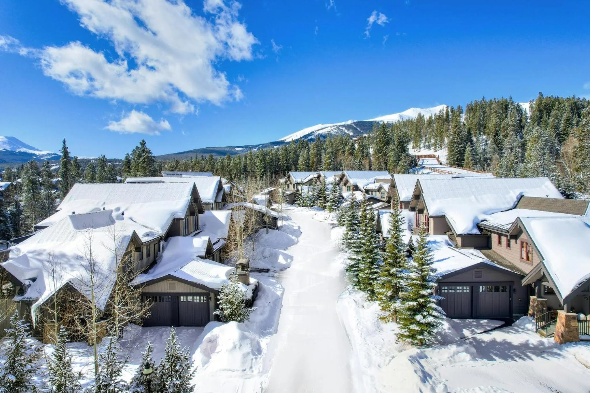 Property building in Mountain Thunder Lodge, A Vail Resorts Property