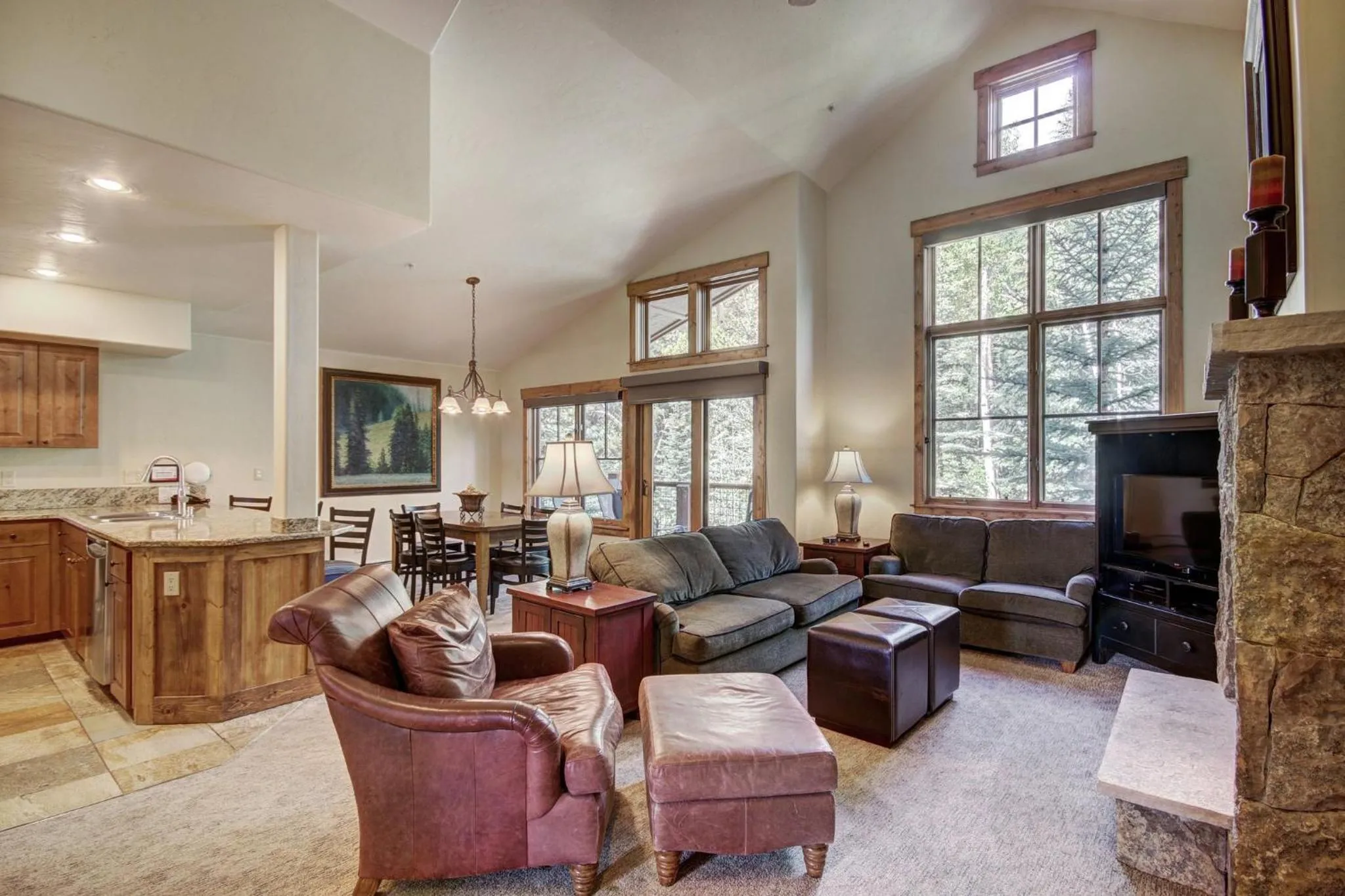 Living room in Mountain Thunder Lodge, A Vail Resorts Property