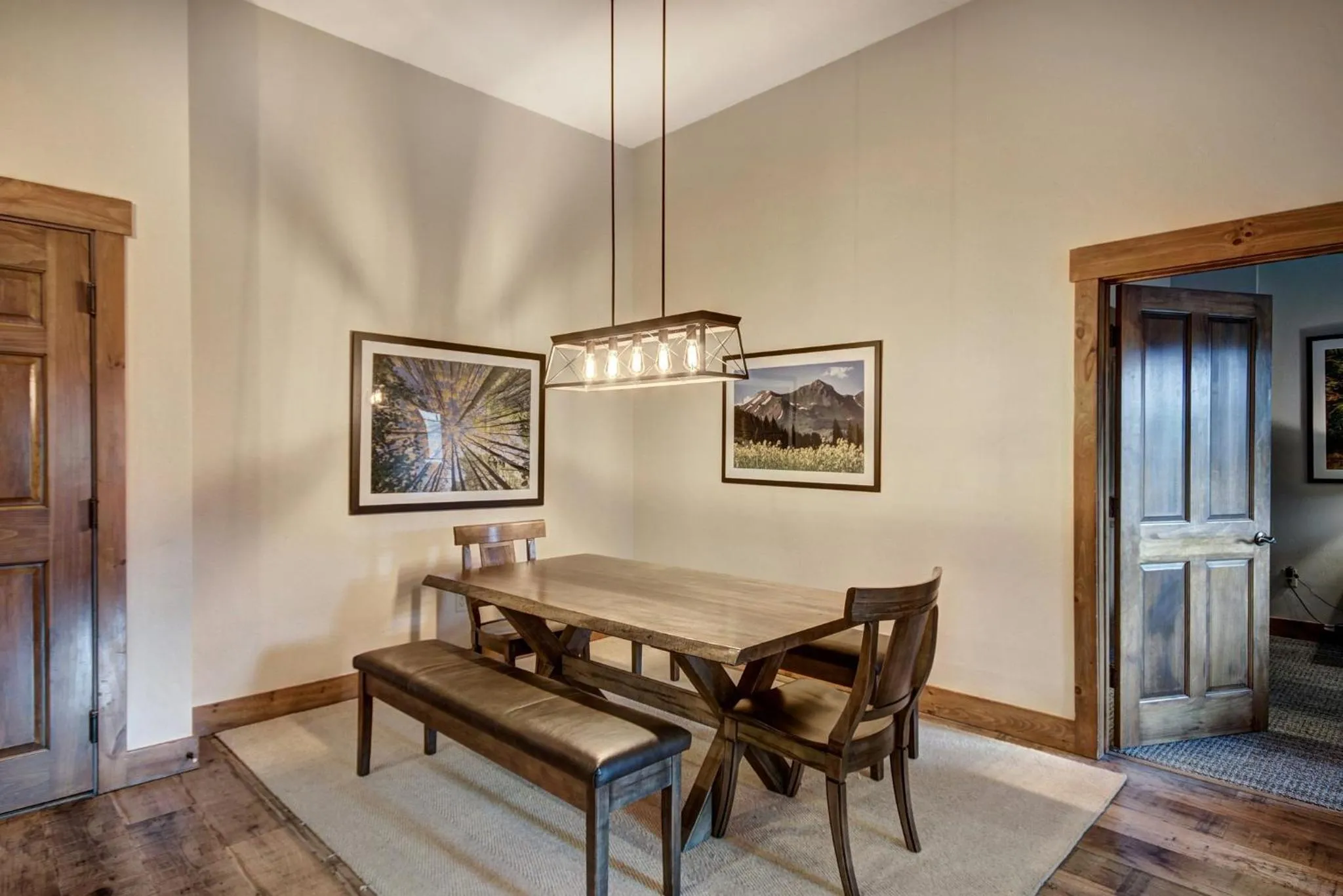 Food and drinks in Mountain Thunder Lodge, A Vail Resorts Property