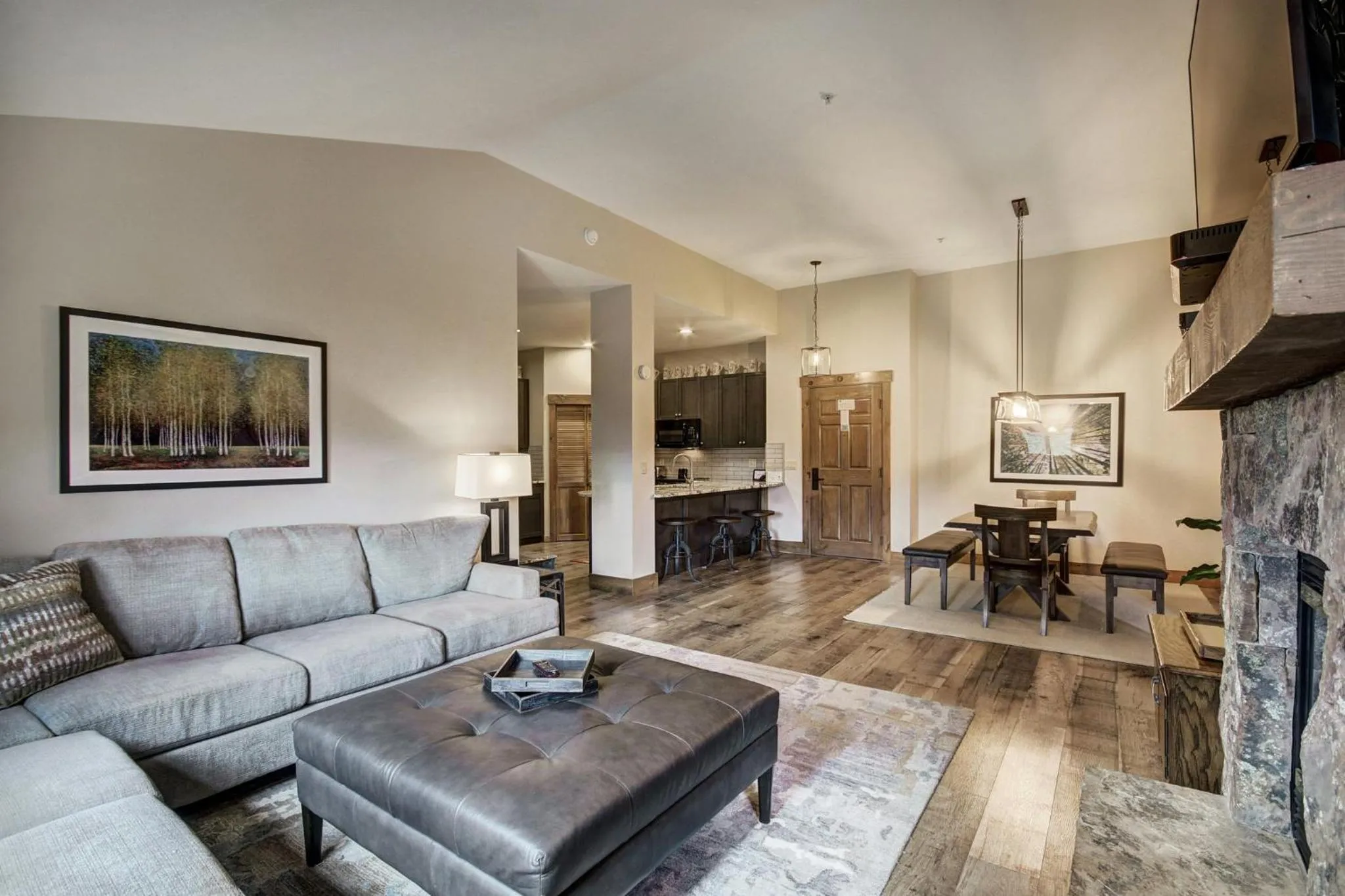 Living room in Mountain Thunder Lodge, A Vail Resorts Property