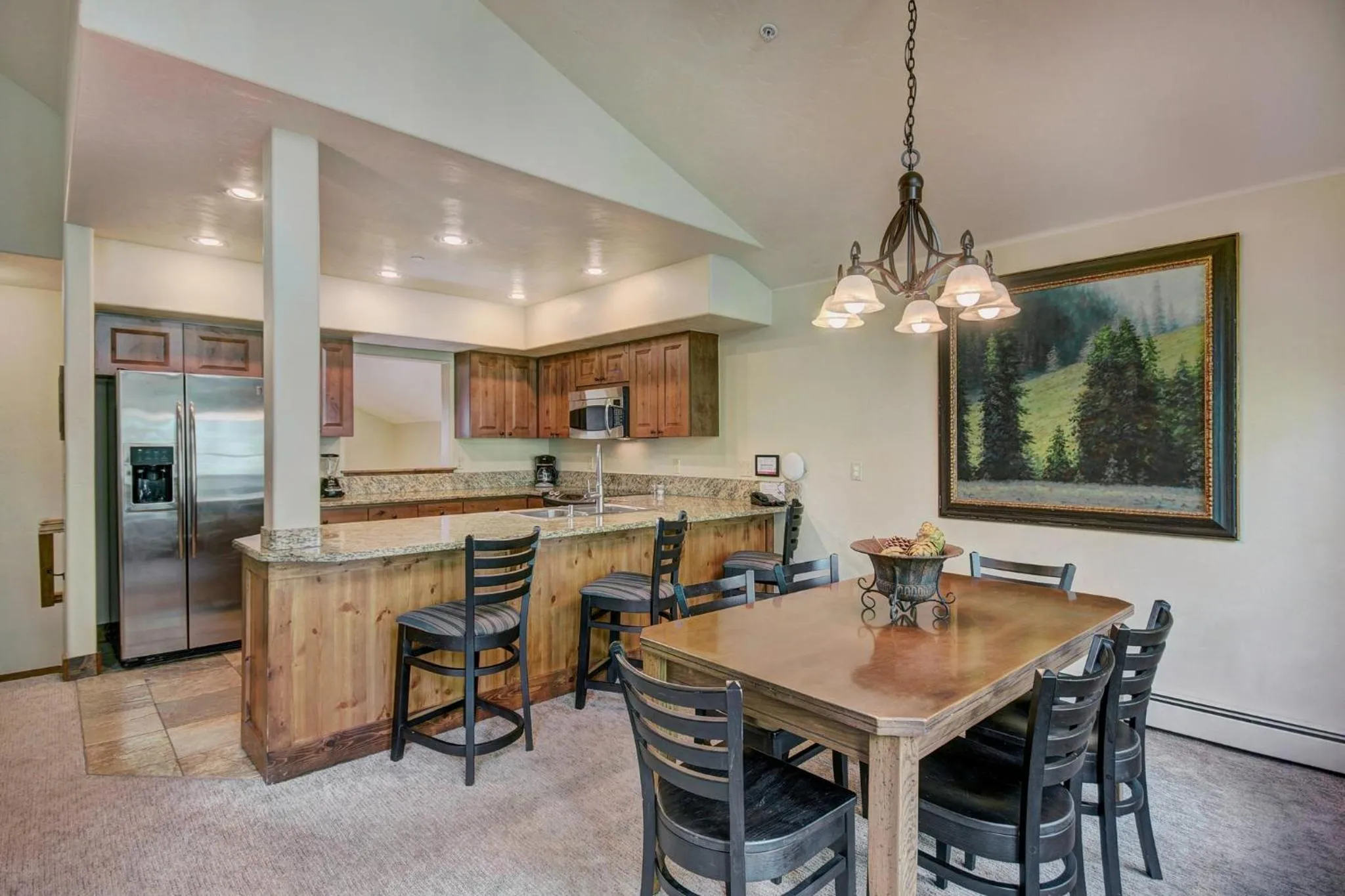 Food and drinks in Mountain Thunder Lodge, A Vail Resorts Property