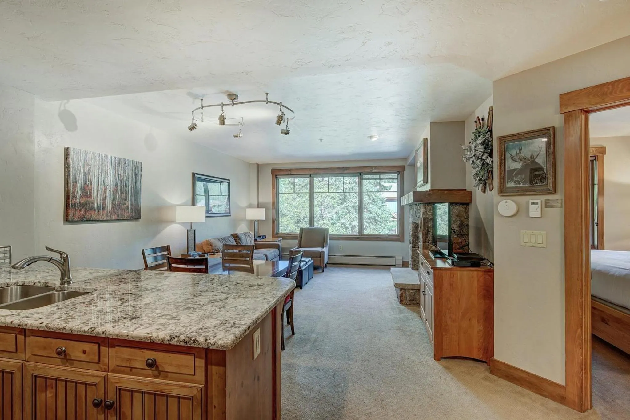 Living room in Mountain Thunder Lodge, A Vail Resorts Property