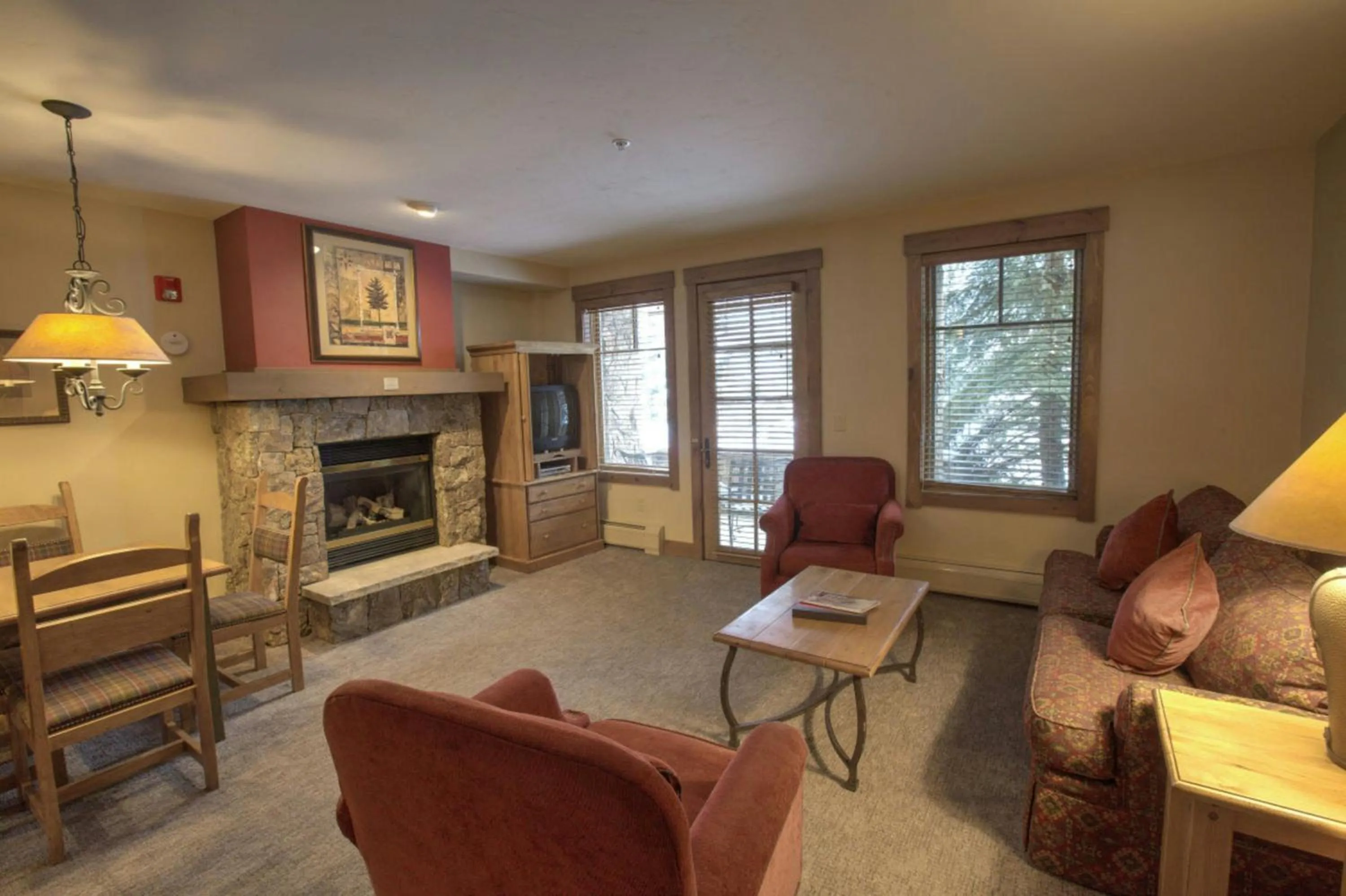 Living room in Mountain Thunder Lodge, A Vail Resorts Property