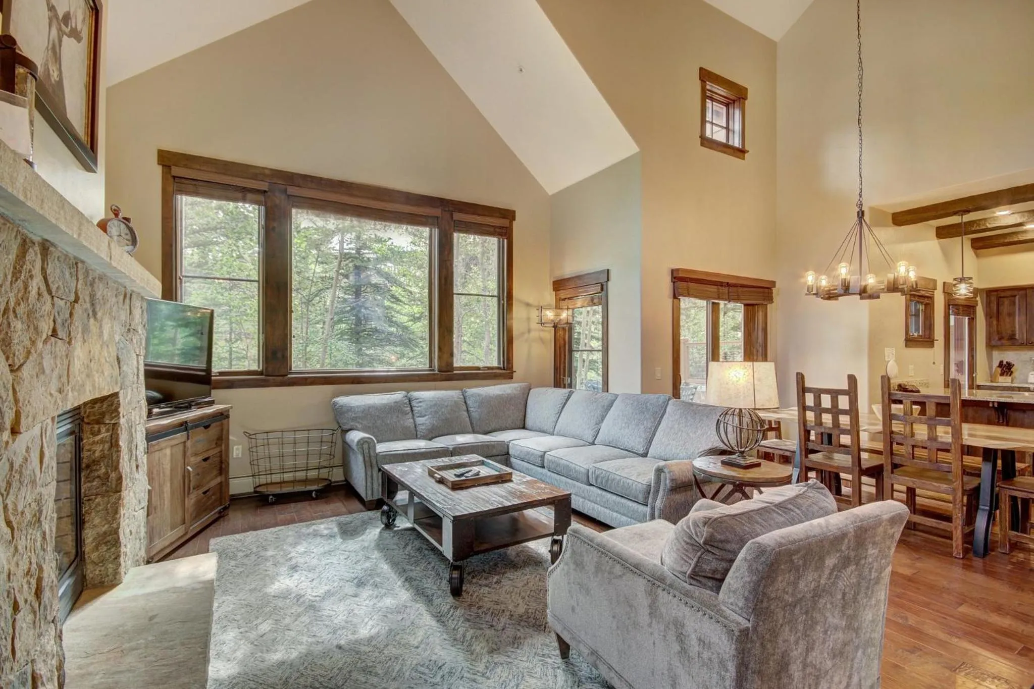 Living room in Mountain Thunder Lodge, A Vail Resorts Property