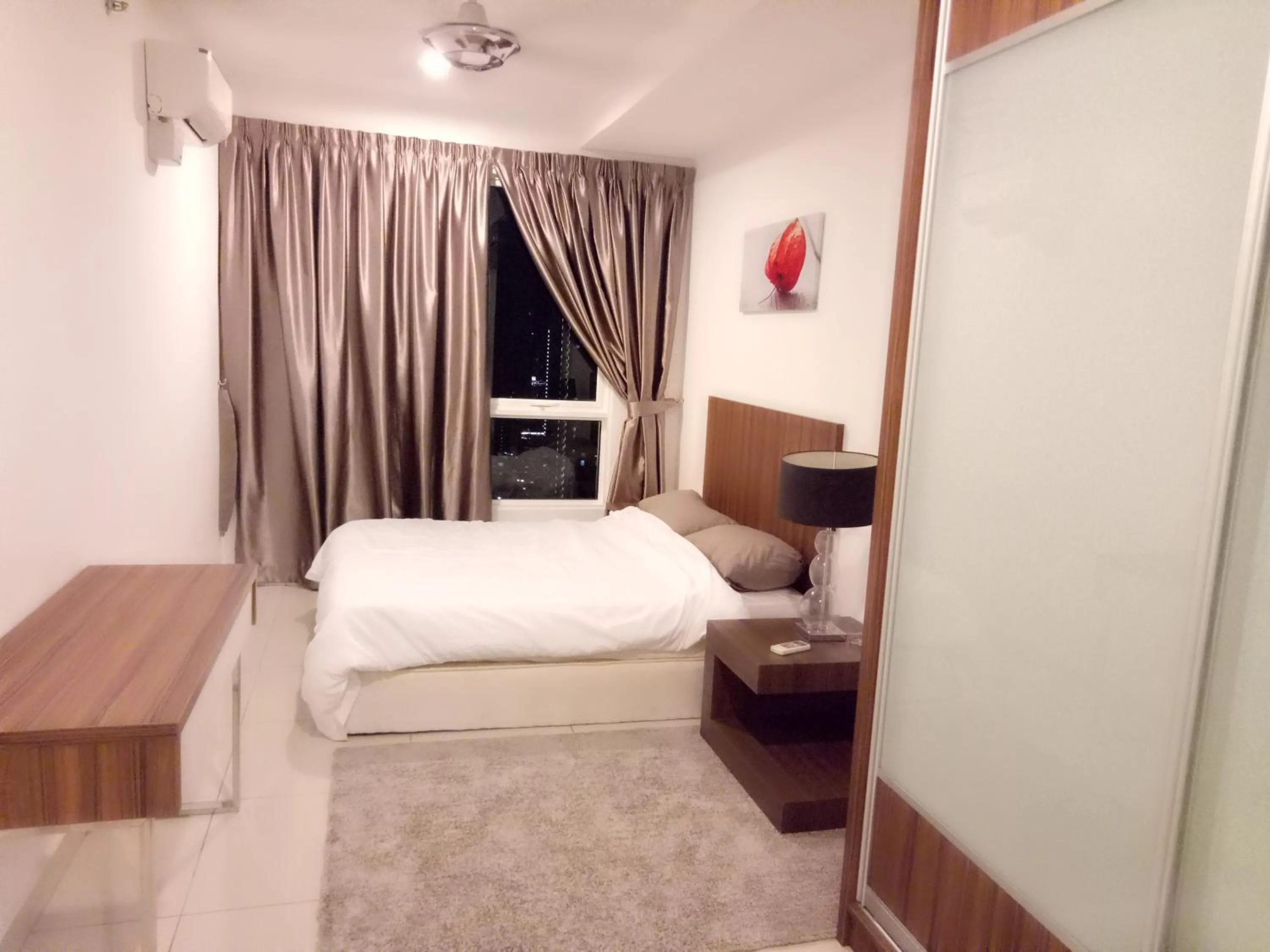 Bedroom, Bed in Hejmo Suites