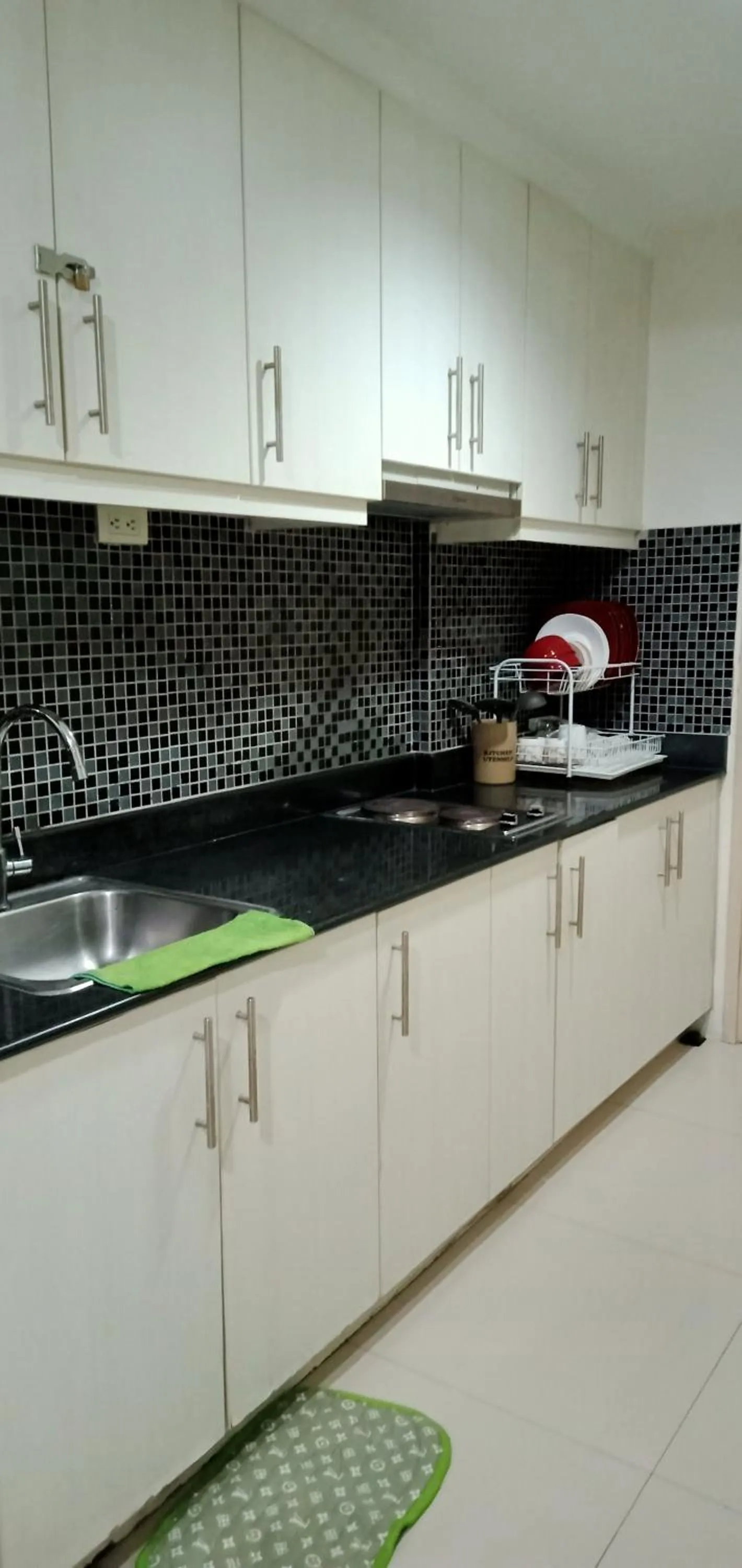 Chin's Place Sea Residences MOA