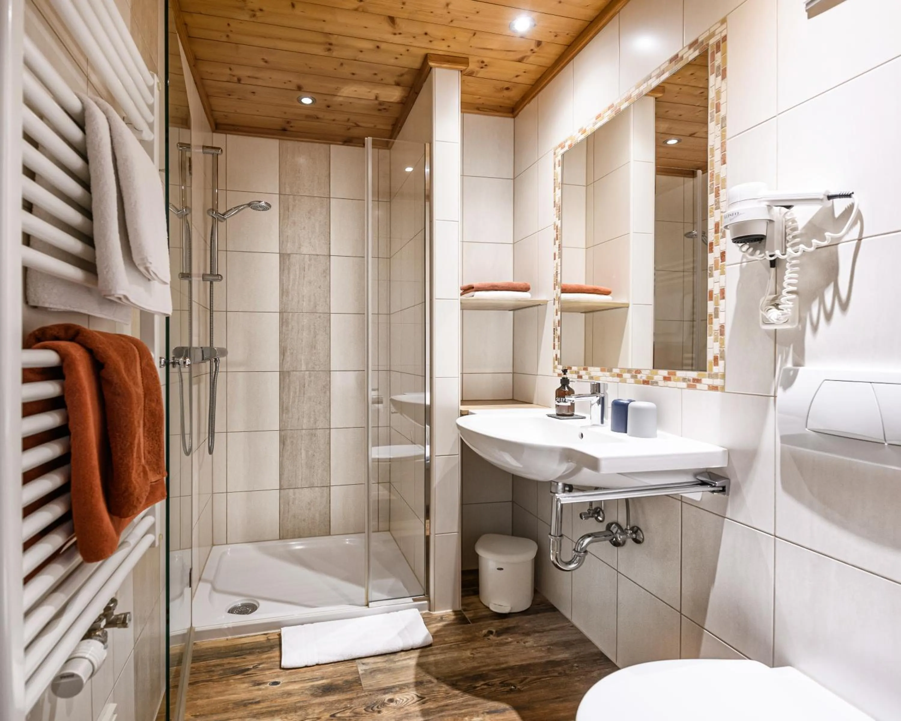 Bathroom in Ferienhaus Birgit - inklusive Eintritt Alpentherme Bad Hofgastein