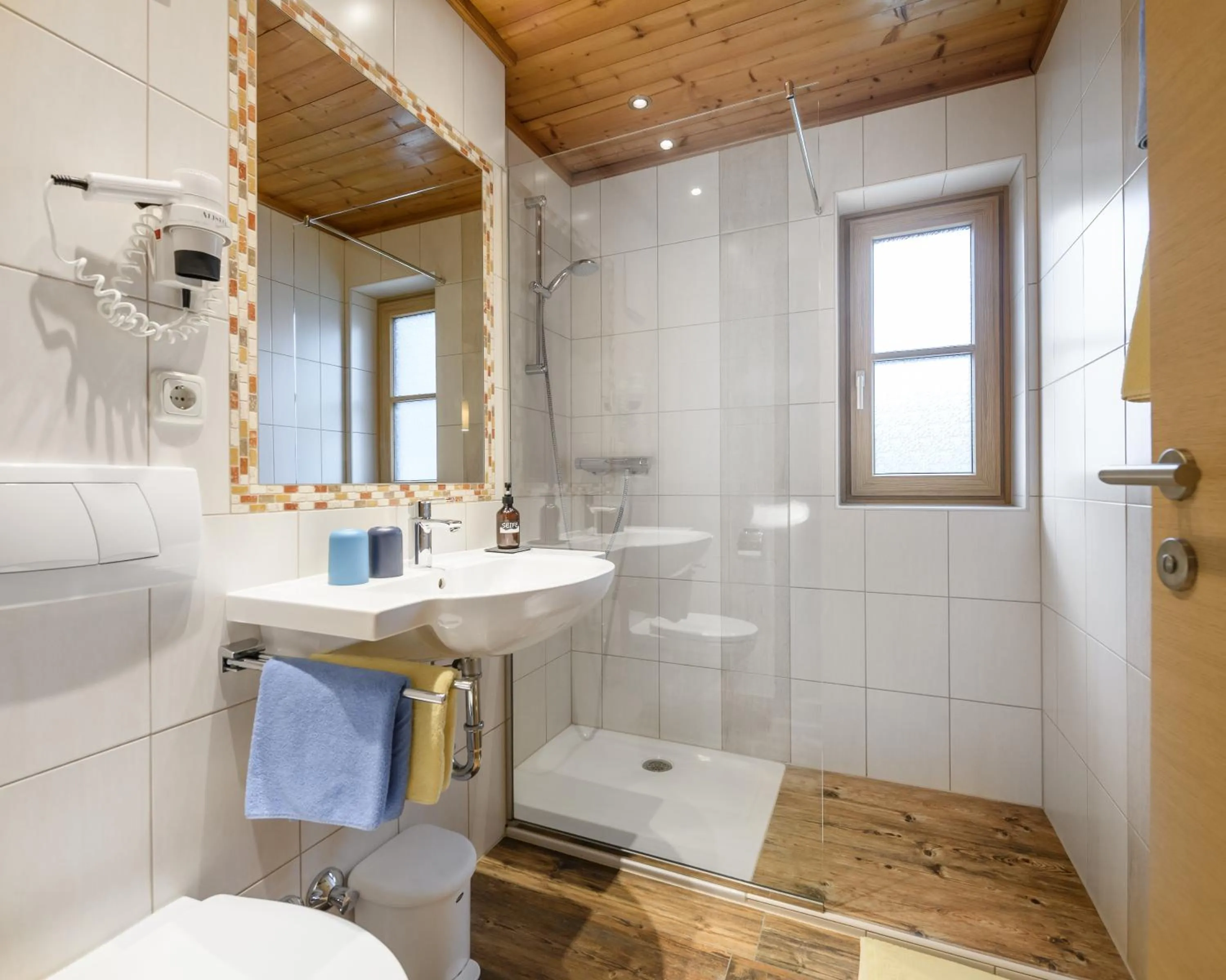 Bathroom in Ferienhaus Birgit - inklusive Eintritt Alpentherme Bad Hofgastein