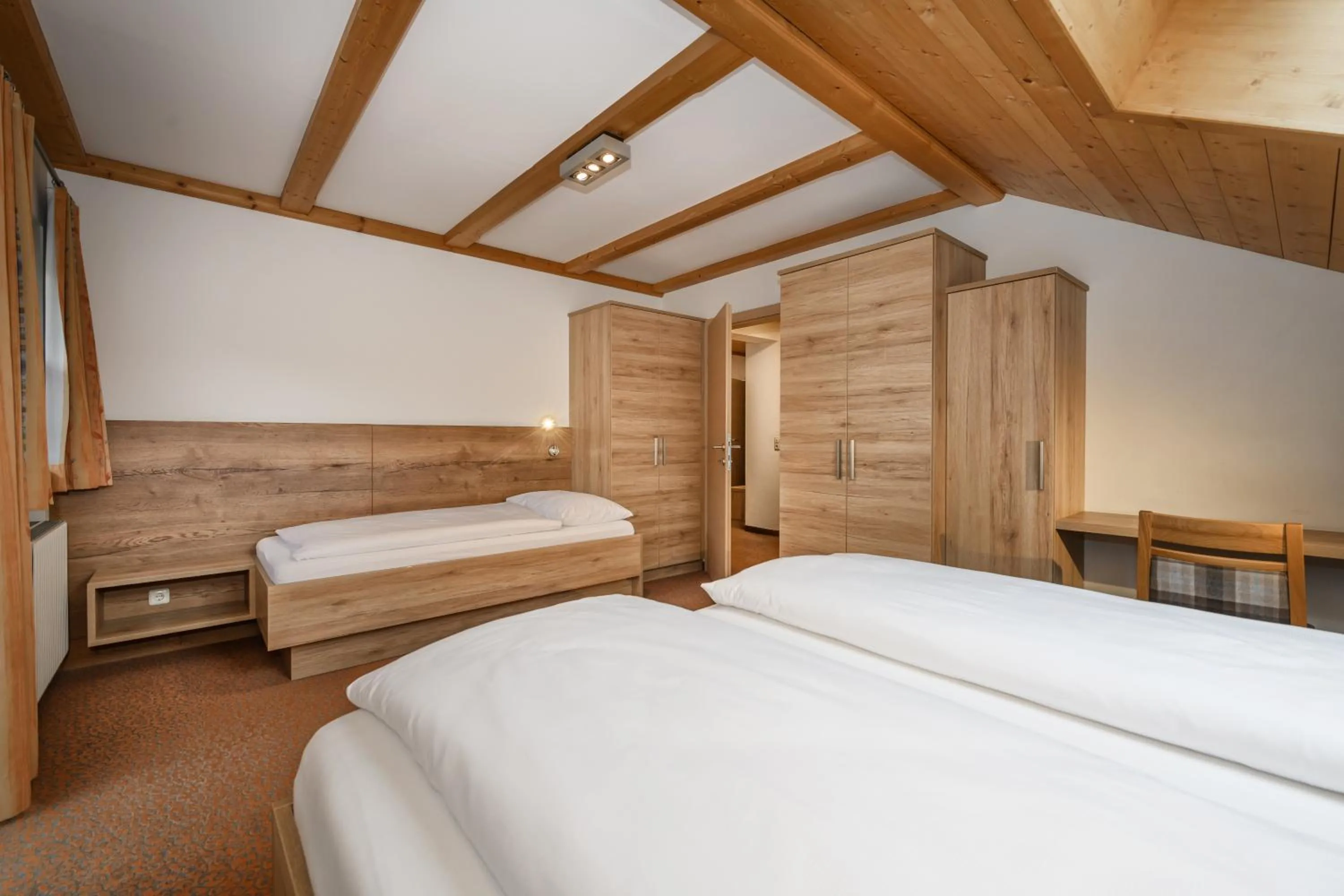 Bed in Ferienhaus Birgit - inklusive Eintritt Alpentherme Bad Hofgastein