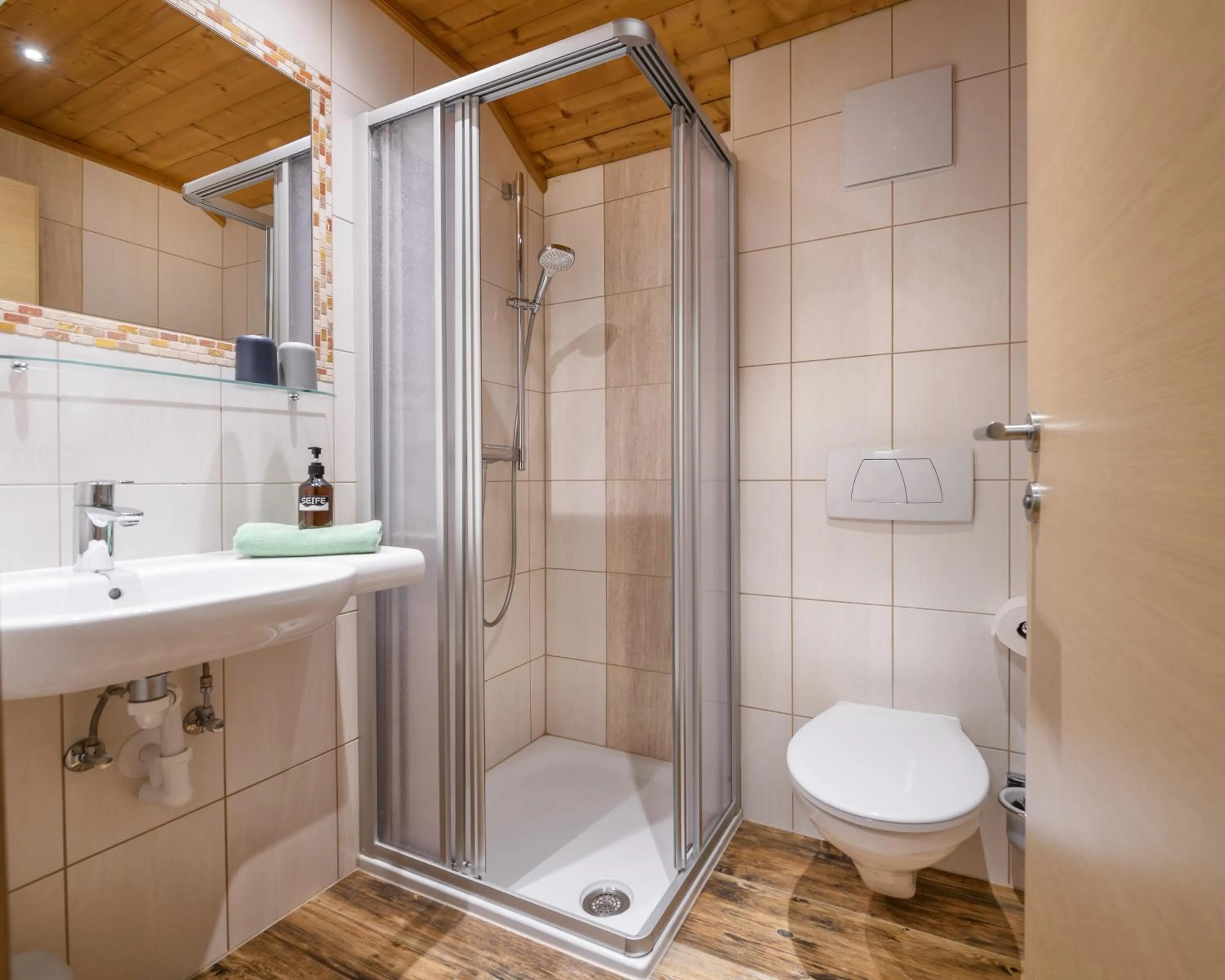 Shower in Ferienhaus Birgit - inklusive Eintritt Alpentherme Bad Hofgastein
