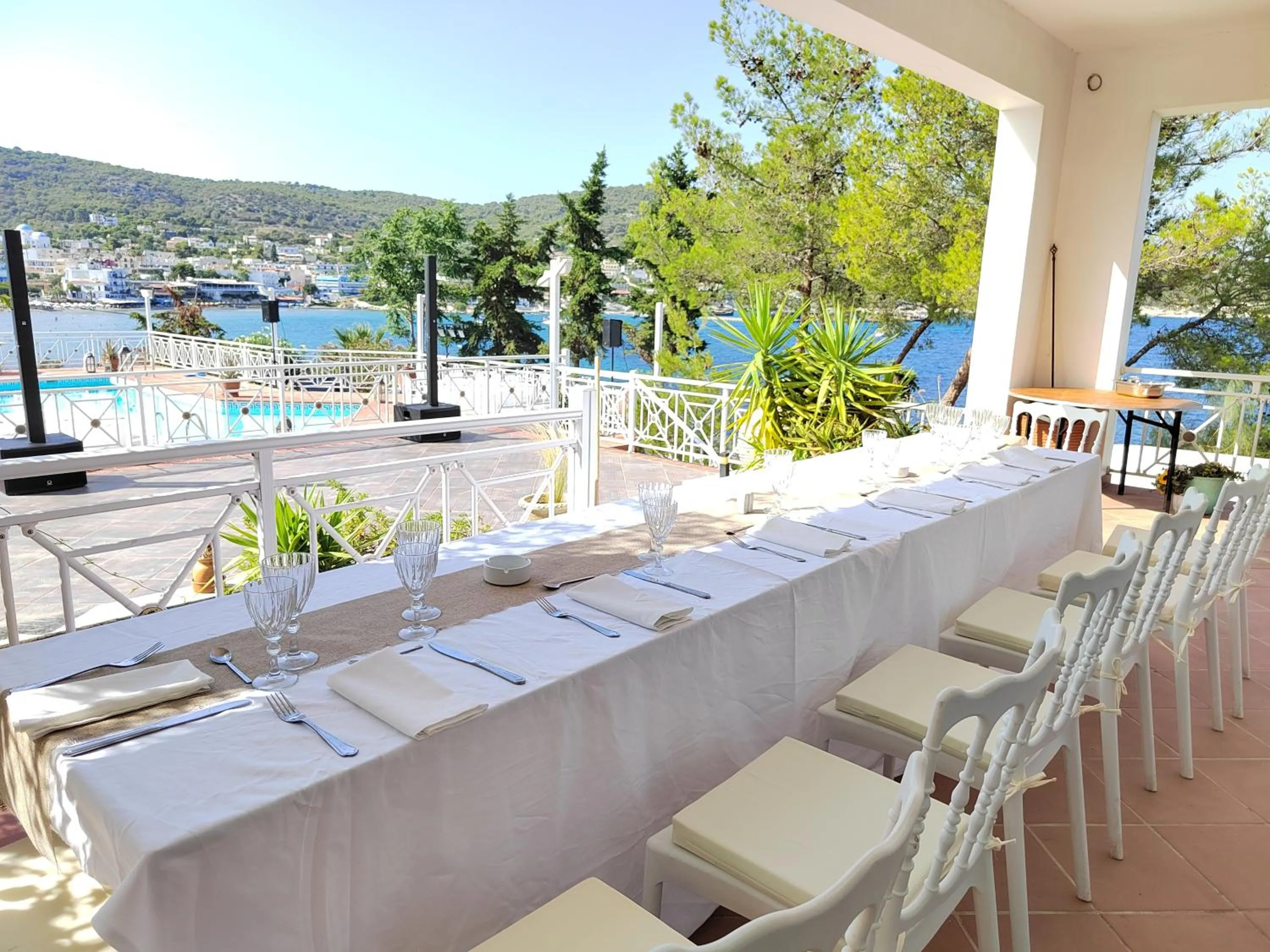 Restaurant/places to eat in Oneiro glico