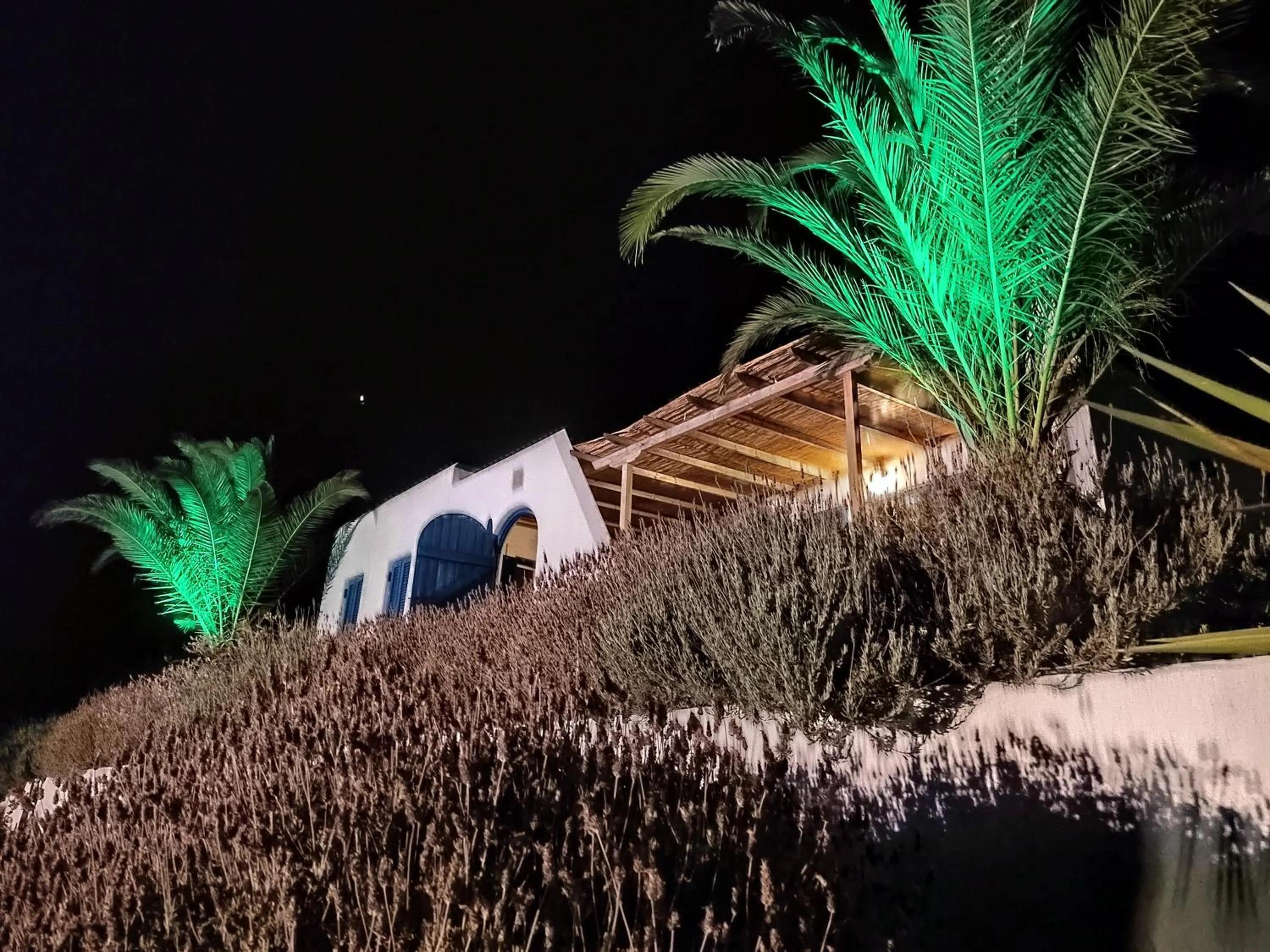 Facade/entrance in Oneiro glico