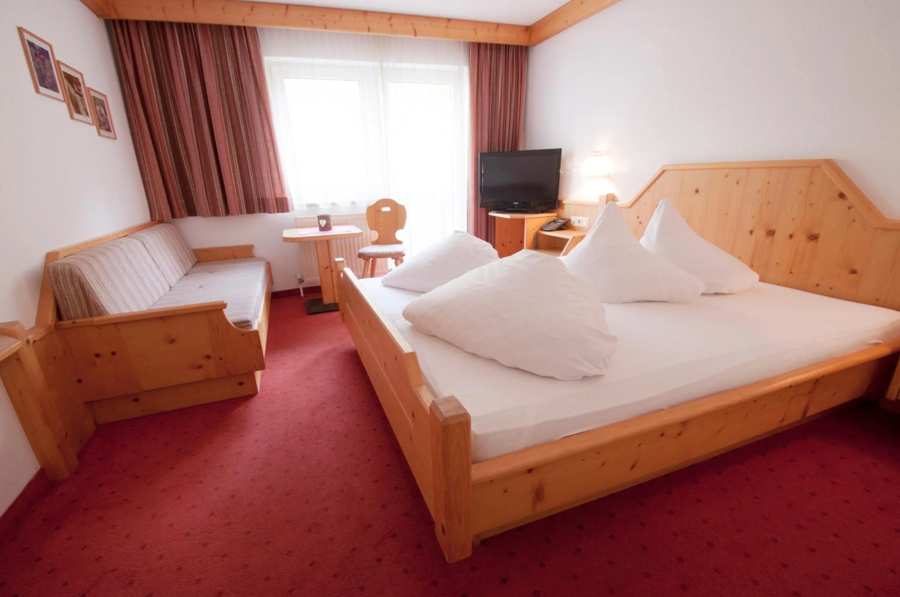Photo of the whole room, Bed in Hotel Alpenfriede