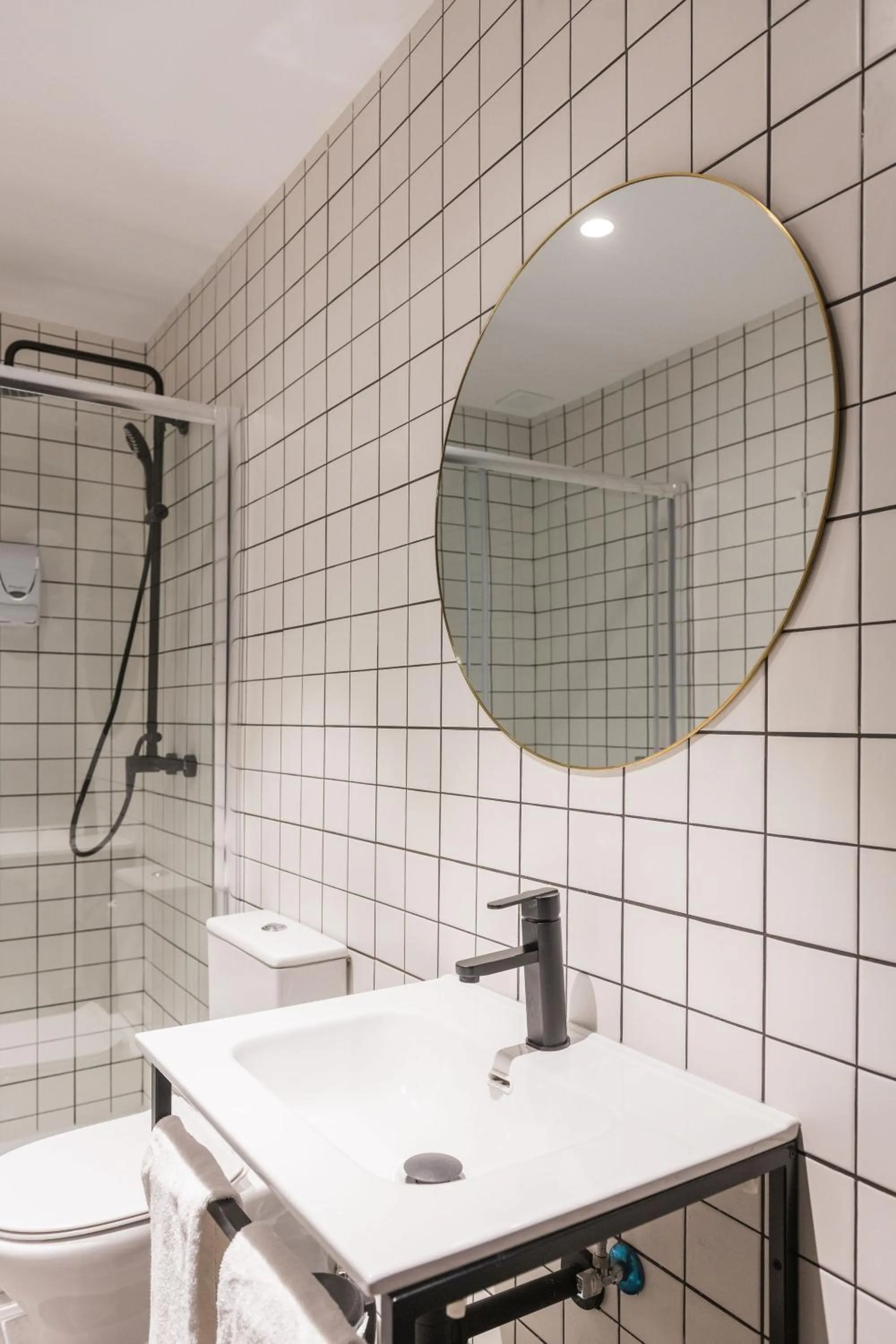 Bathroom in BYPILLOW San Mamés