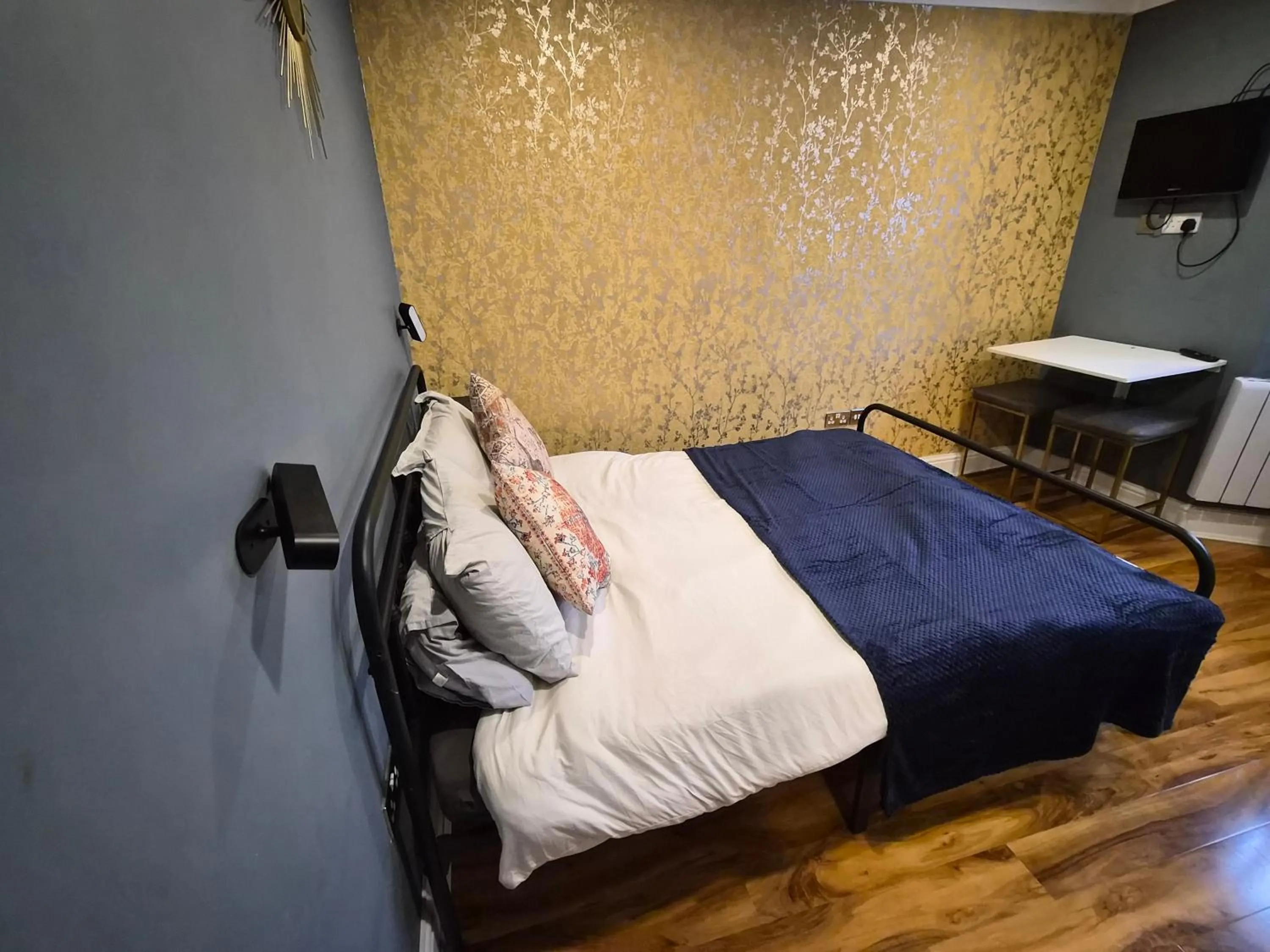 Bed in Dodi Aparts London, near Stratford close to tube station