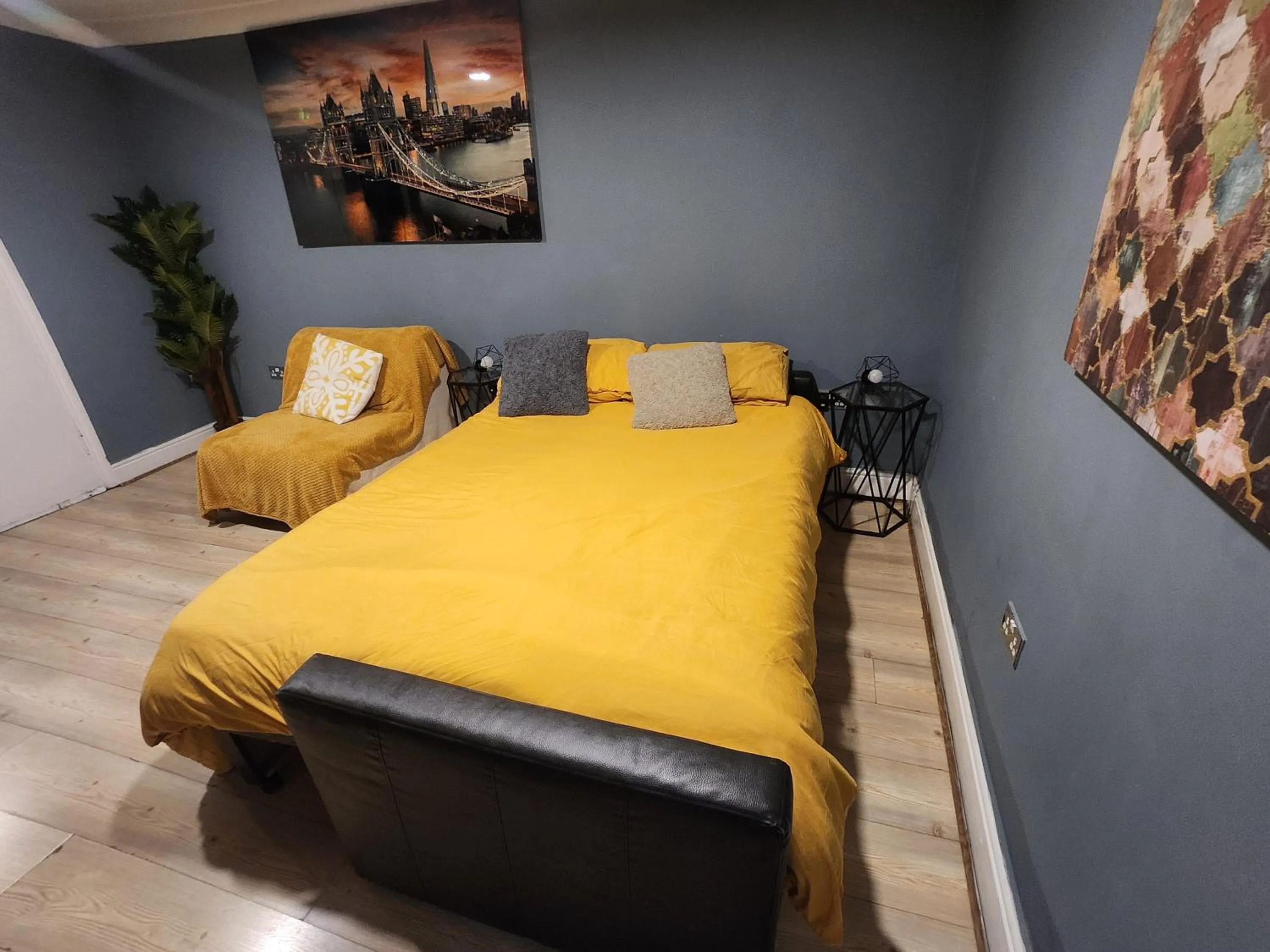 Bed in Dodi Aparts London, near Stratford close to tube station