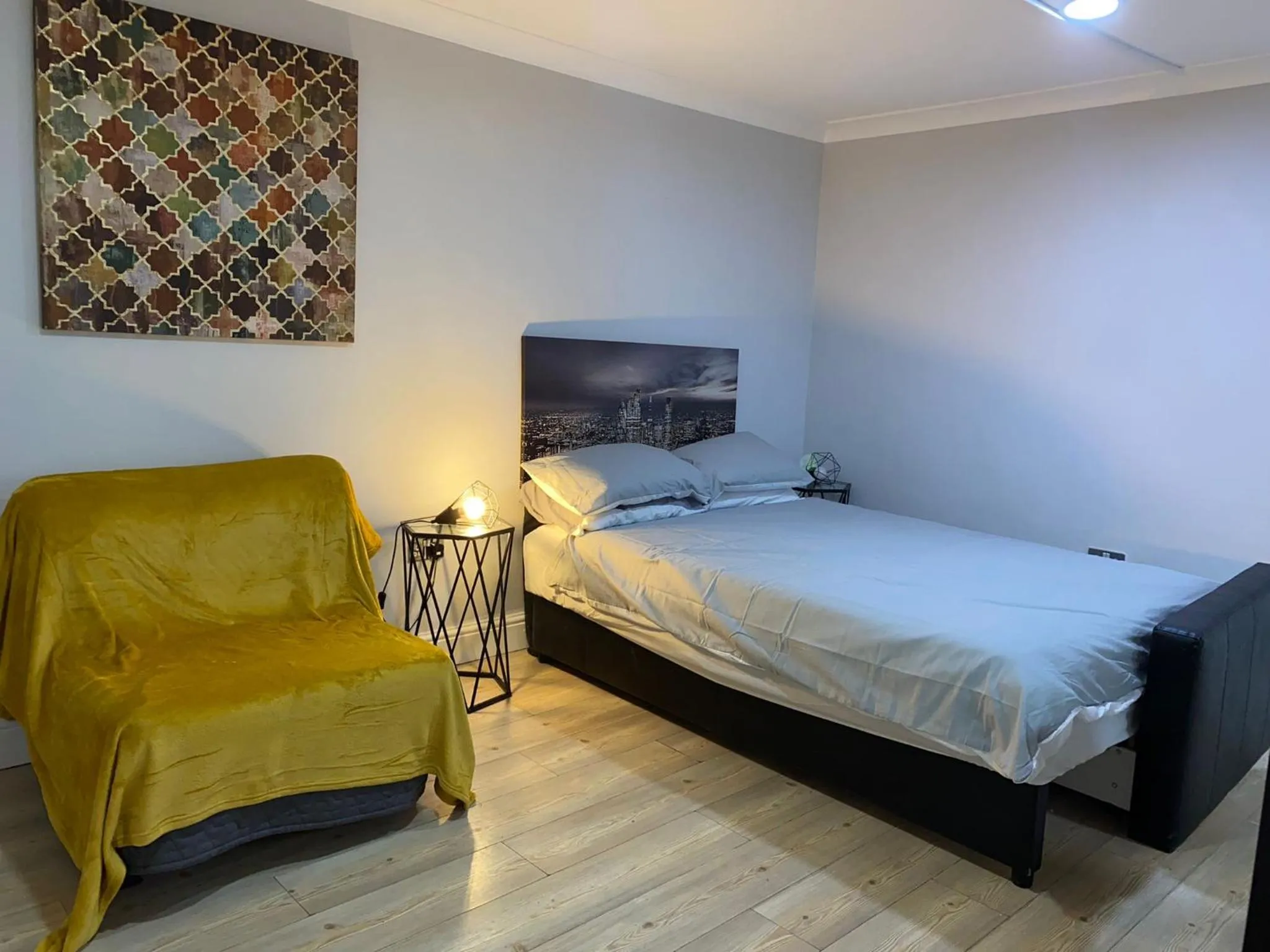 Bed in Dodi Aparts London, near Stratford close to tube station