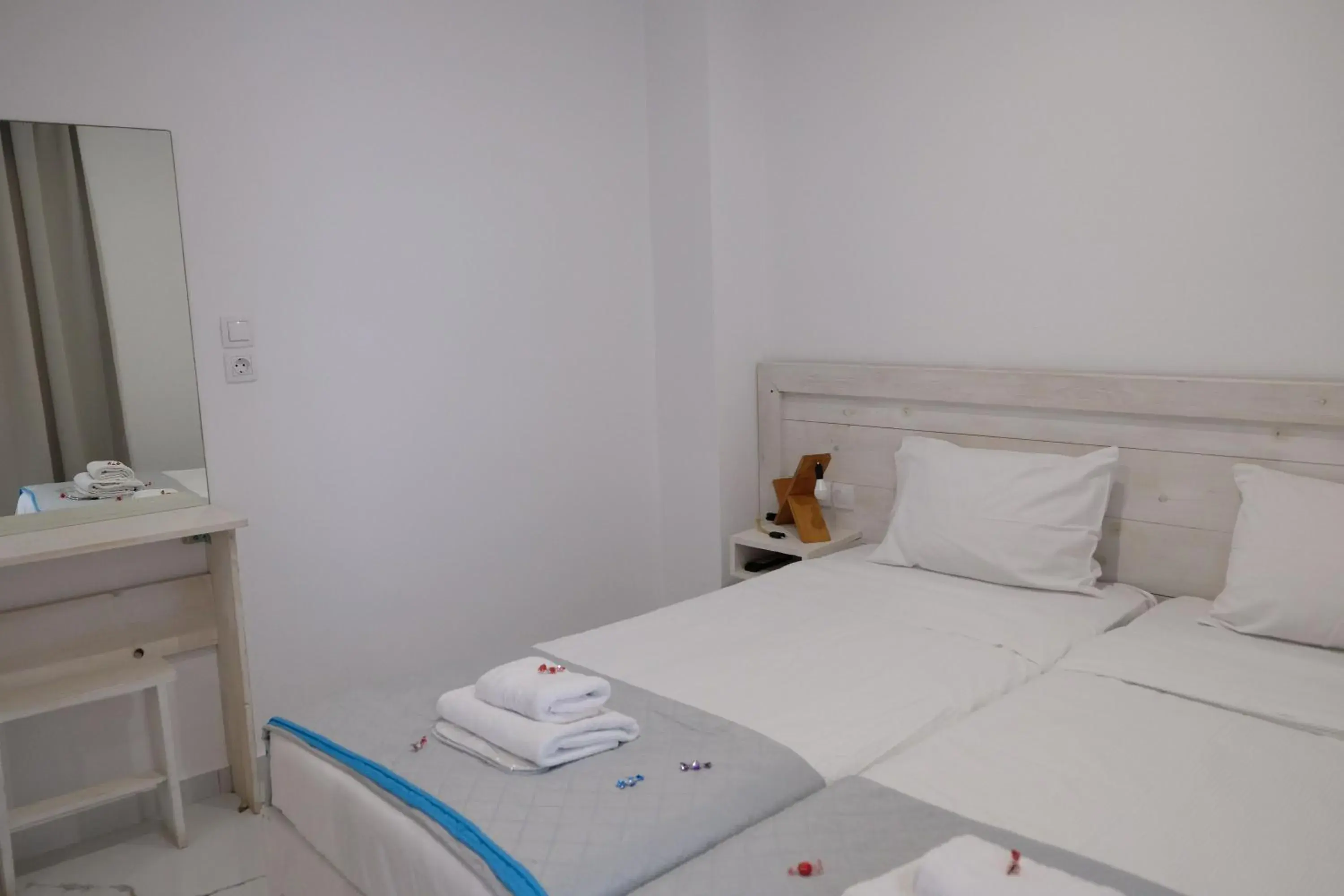 One-Bedroom Apartment in City Center Studios by Cretan Houses One-Bedroom Apartment in City Center Studios by Cretan Houses