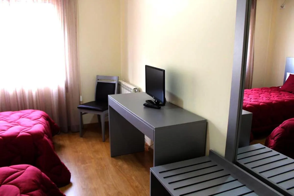 Bedroom in Hotel Jorge V