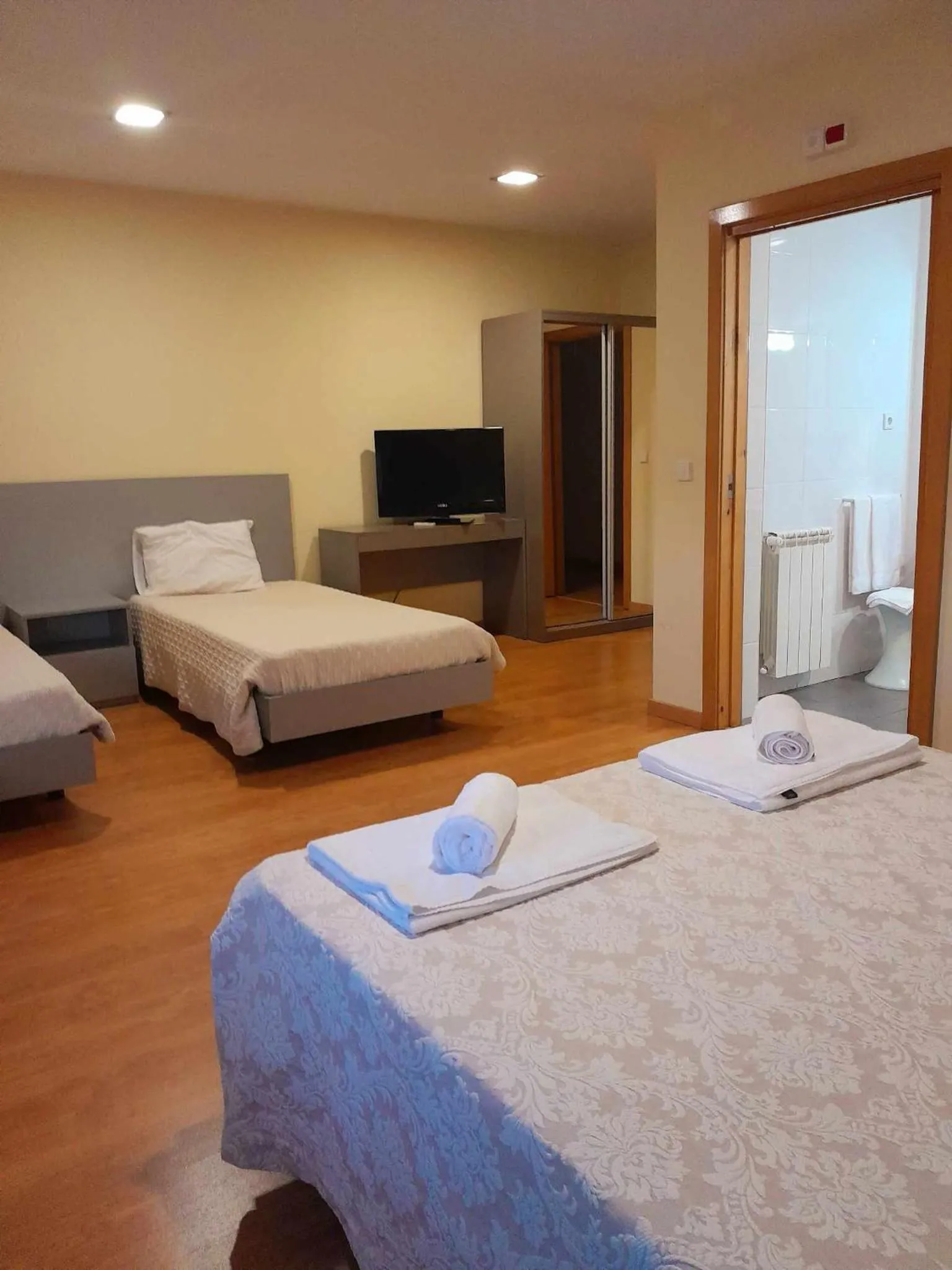 Bed in Hotel Jorge V