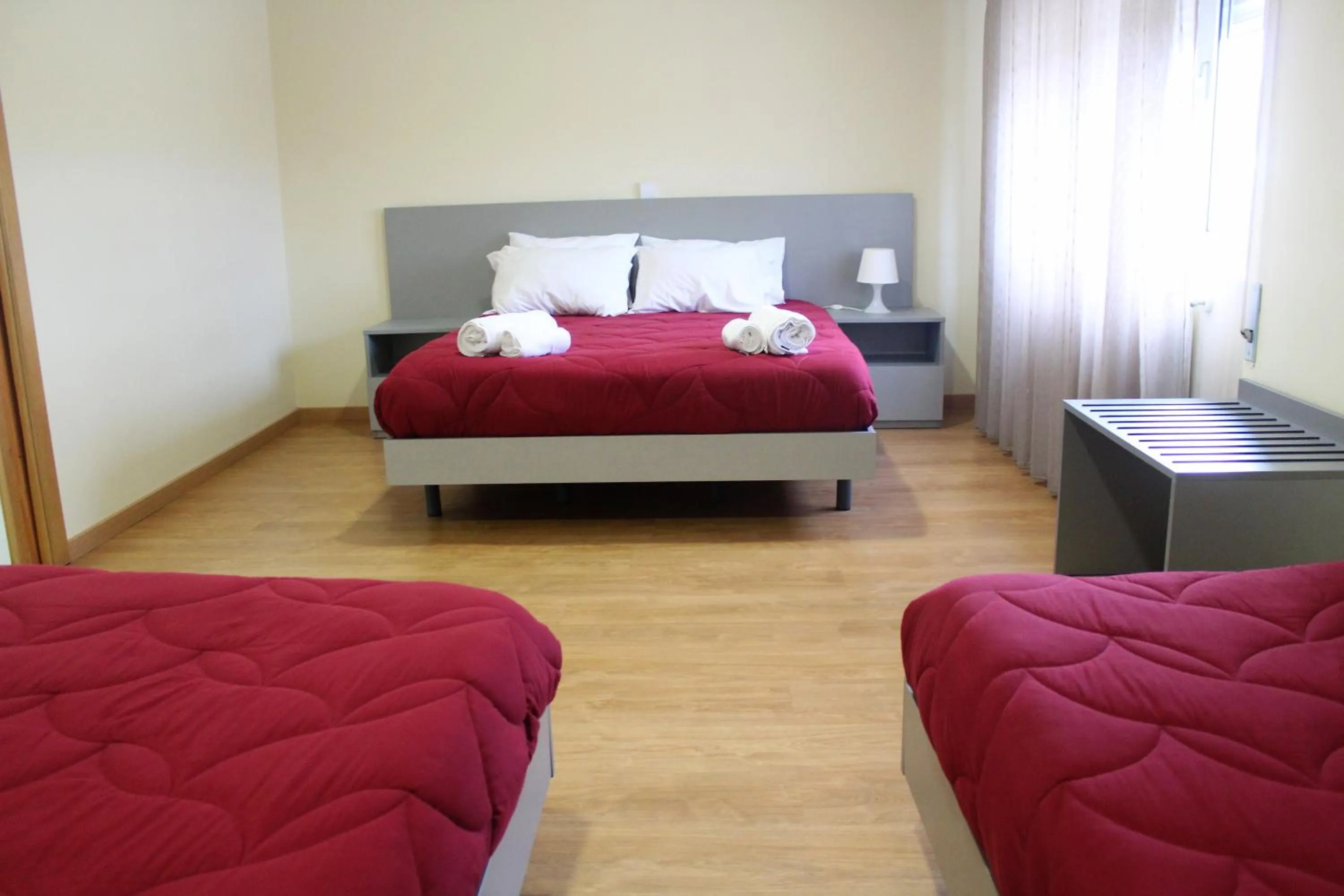 Bed in Hotel Jorge V