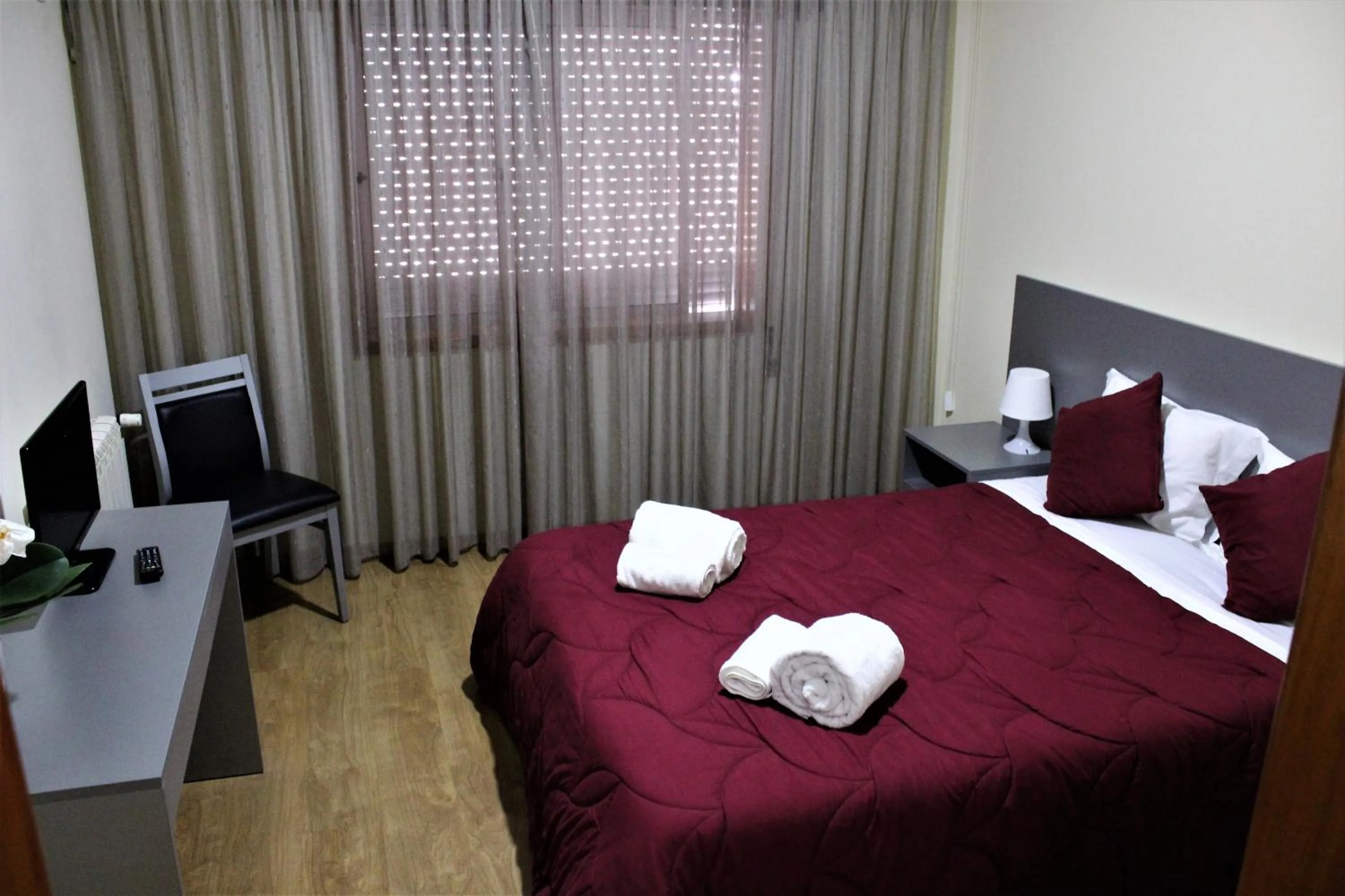 Bed in Hotel Jorge V