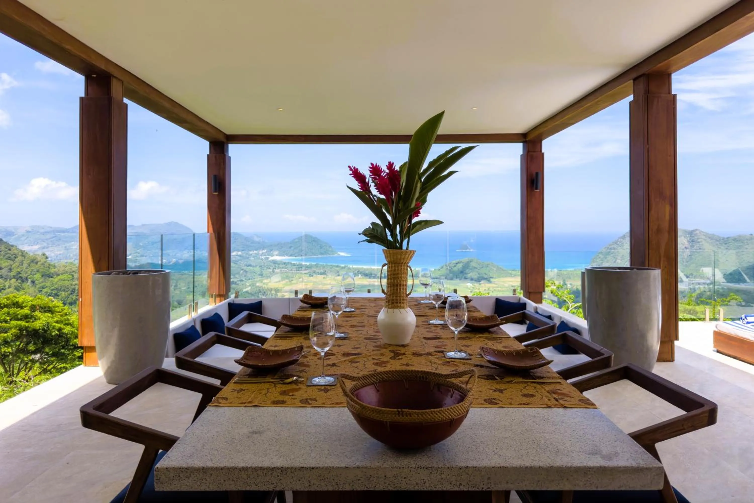 Dining area in Selong Selo Resort and Villas