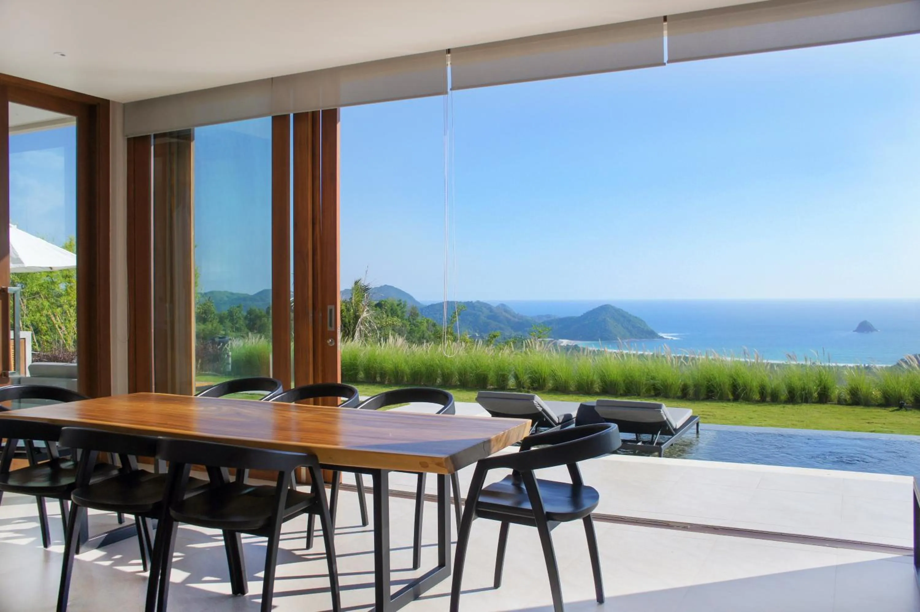 Dining area in Selong Selo Resort and Villas