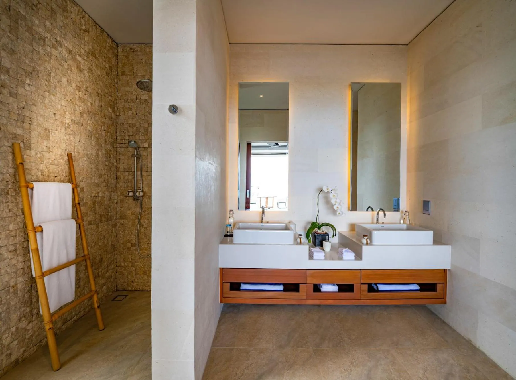 Bathroom in Selong Selo Resort and Villas