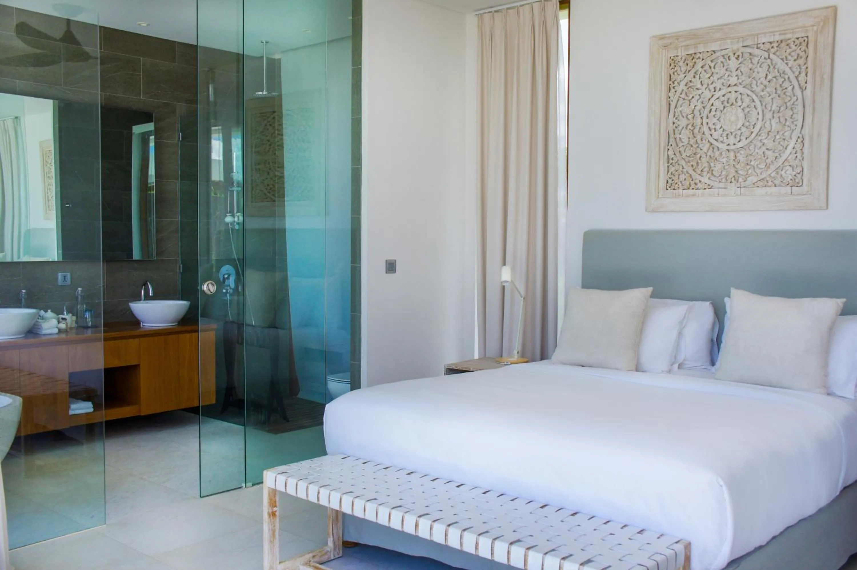 Bed in Selong Selo Resort and Villas