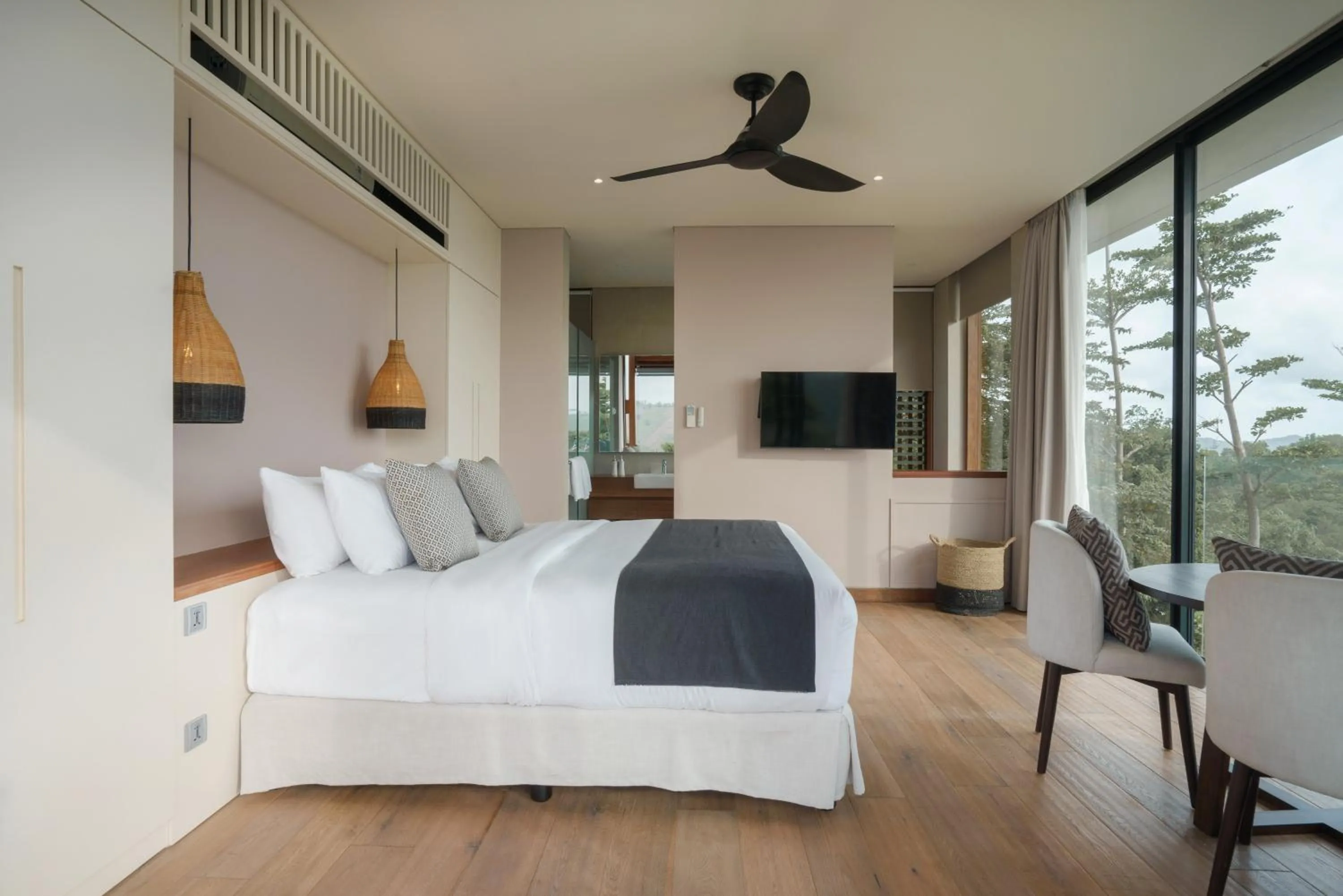 Bed in Selong Selo Resort and Villas